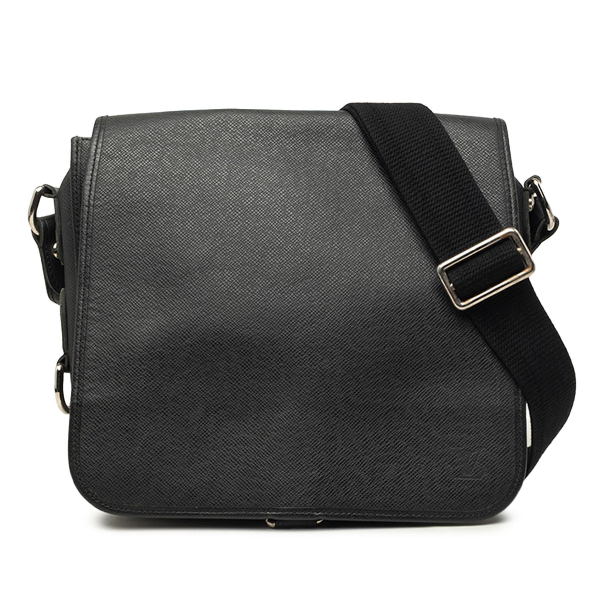 Louis Vuitton Taiga Andrei