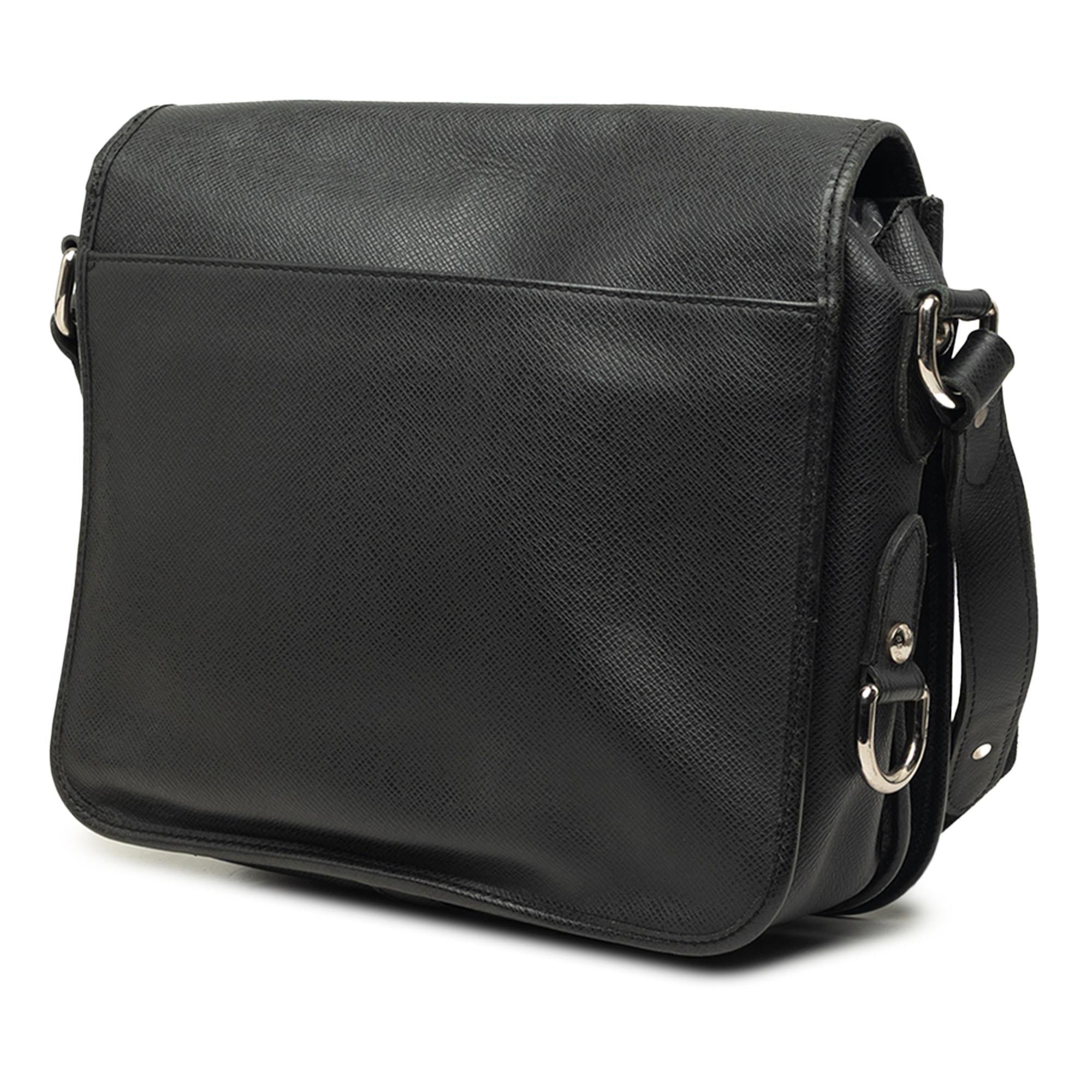 Louis Vuitton Taiga Andrei