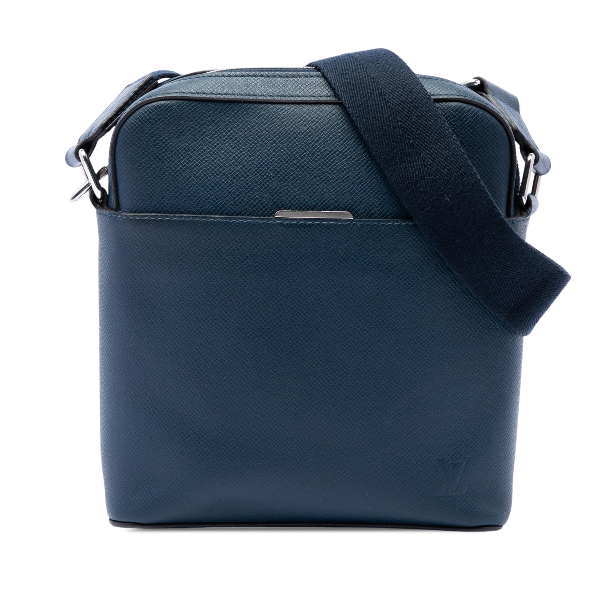 Louis Vuitton Taiga Anton Pochette