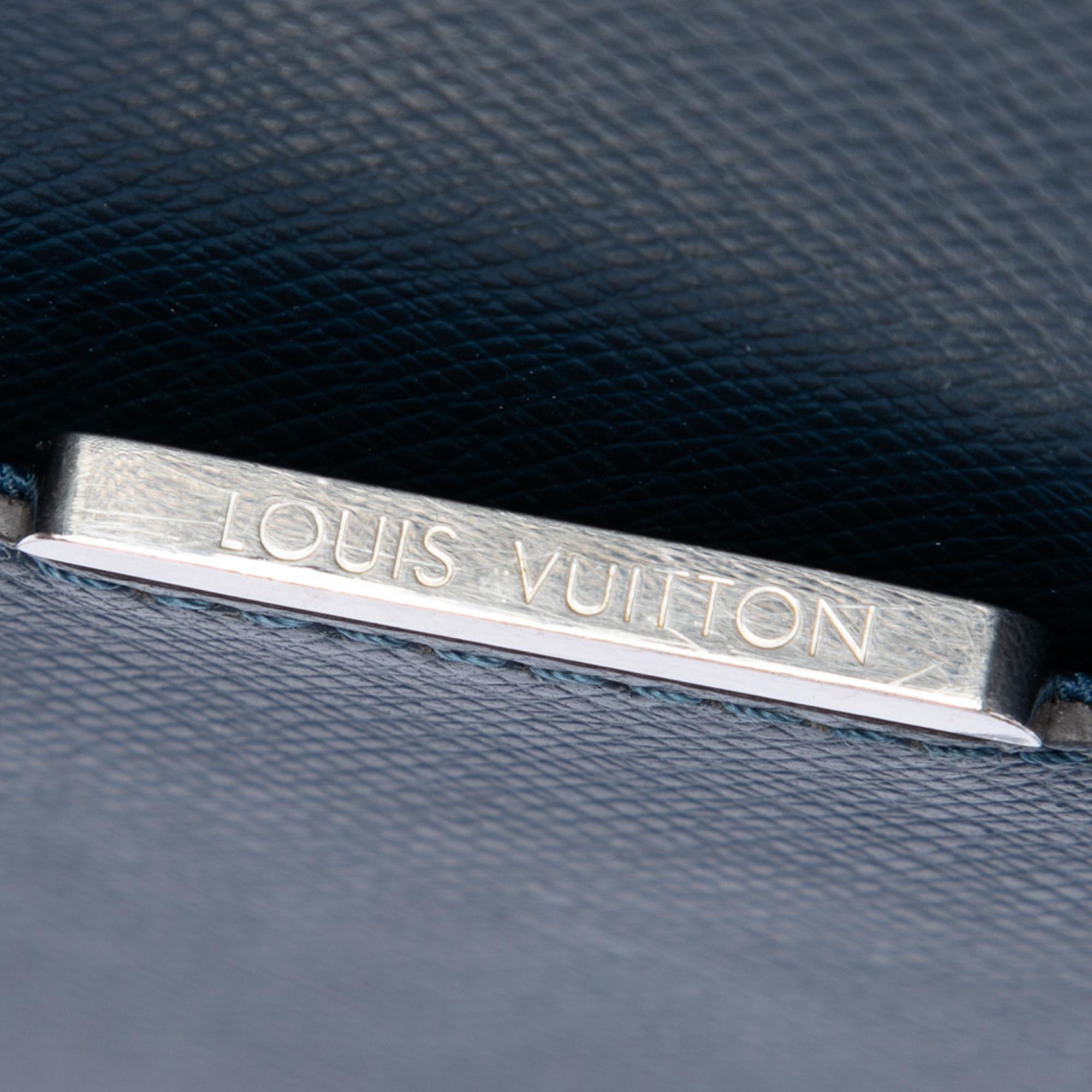 Louis Vuitton Taiga Anton Pochette