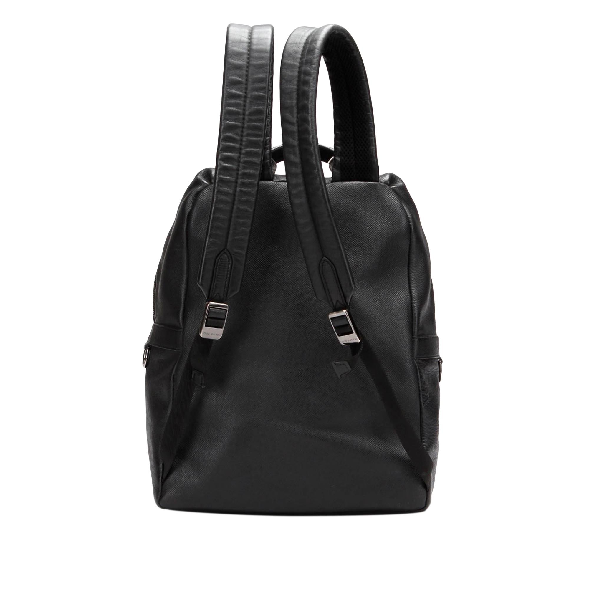 Louis Vuitton Taiga Apollo Backpack (SHG-Fnhfx8)