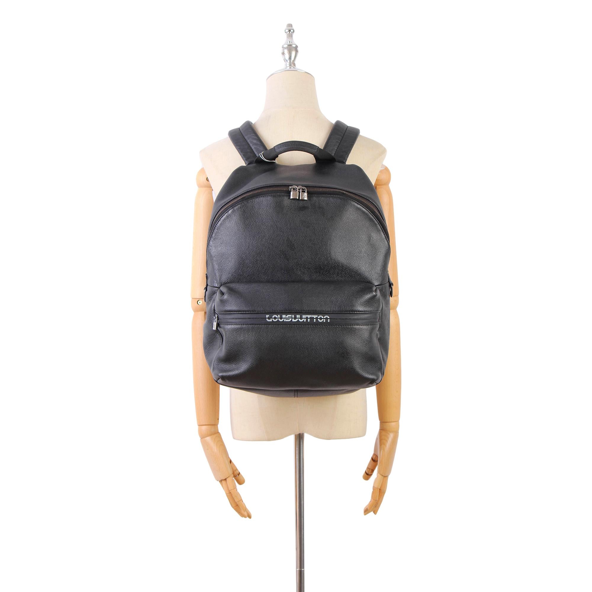 Louis Vuitton Taiga Apollo Backpack (SHG-Fnhfx8)