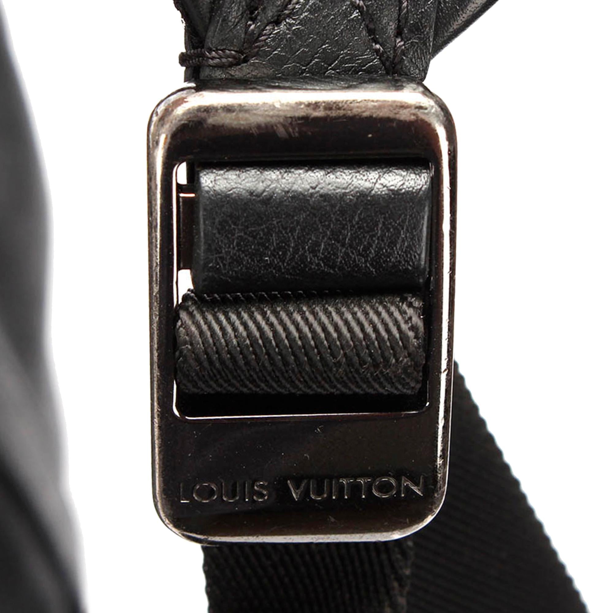 Louis Vuitton Taiga Apollo