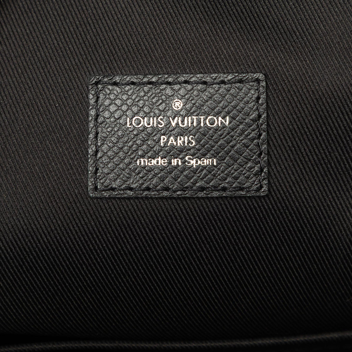 Louis Vuitton Taiga Avenue Sling