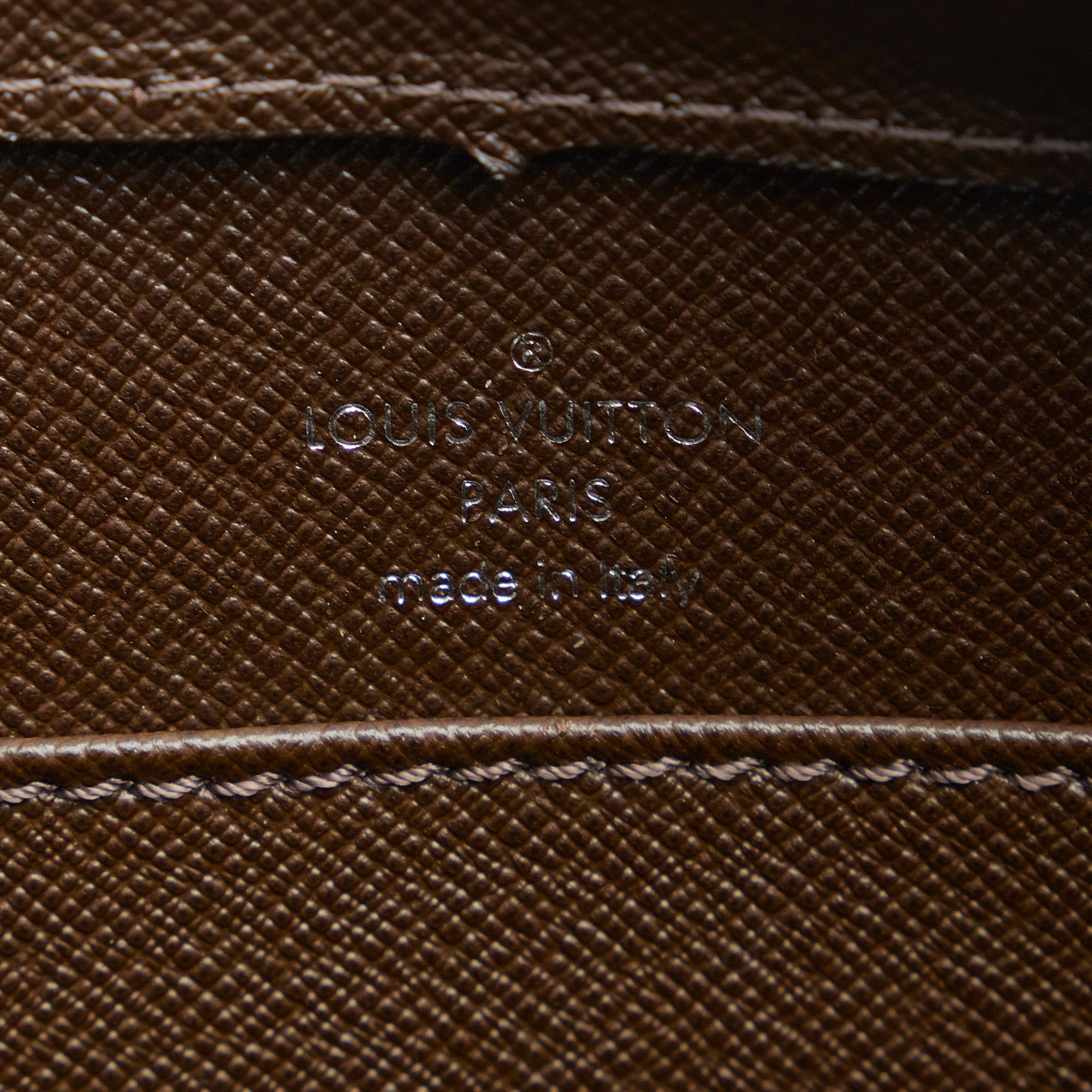 Louis Vuitton Taiga Baikal Clutch Bag (SHG-OfkX5y)