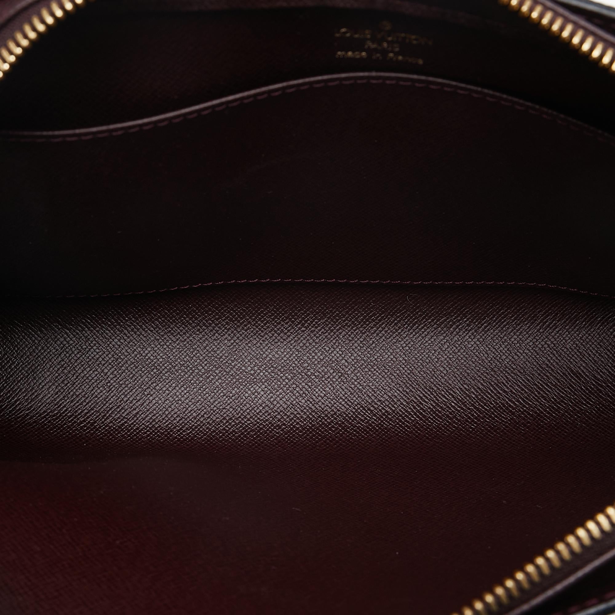 Louis Vuitton Taiga Baikal (SHG-KHIh5h)
