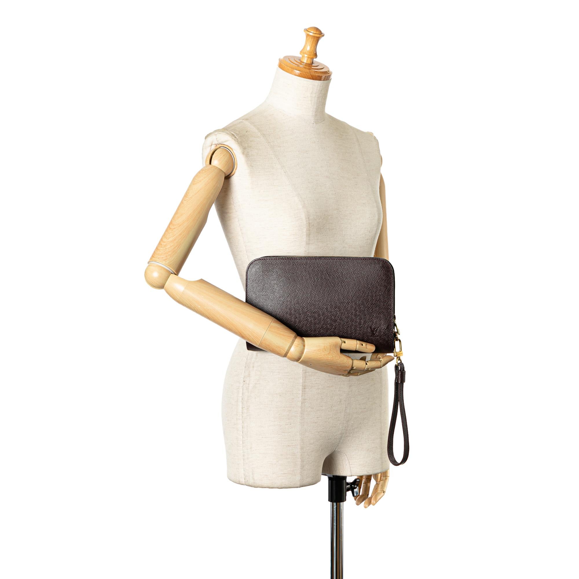 Louis Vuitton Taiga Baikal (SHG-KHIh5h)