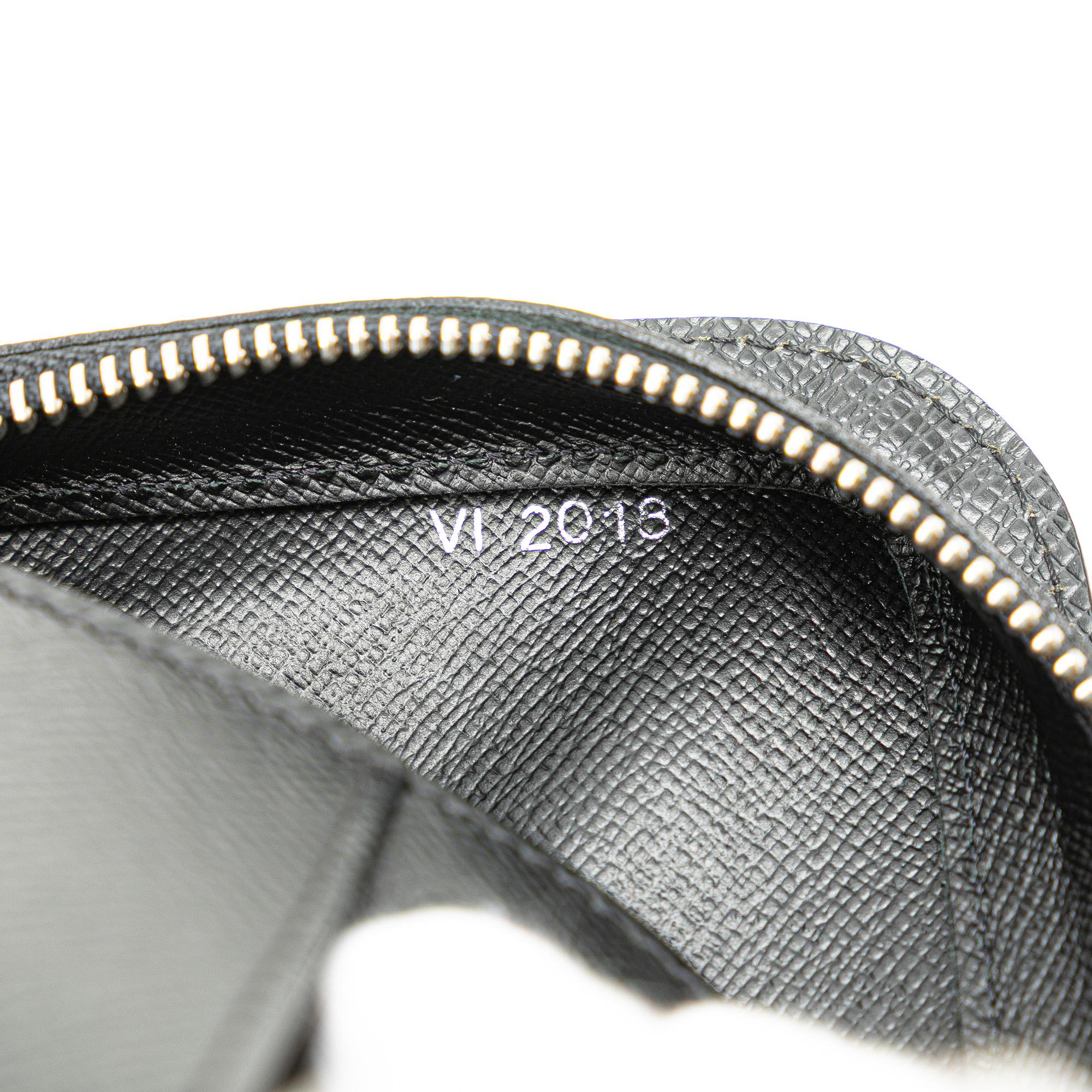 Louis Vuitton Taiga Baikal