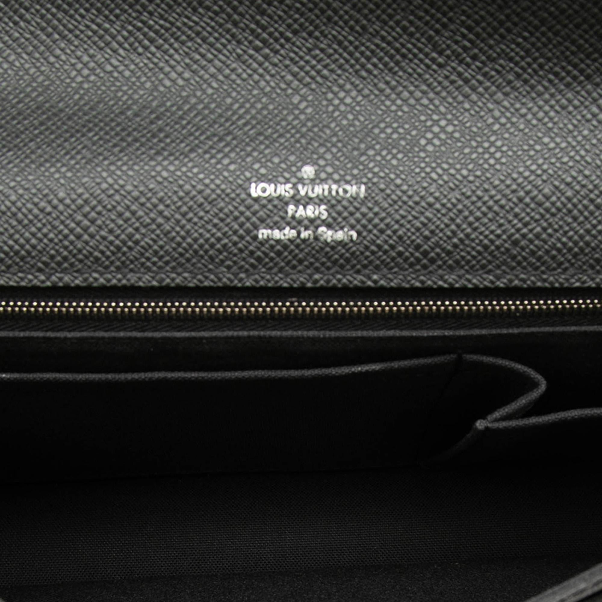 Louis Vuitton Taiga Belaia Clutch