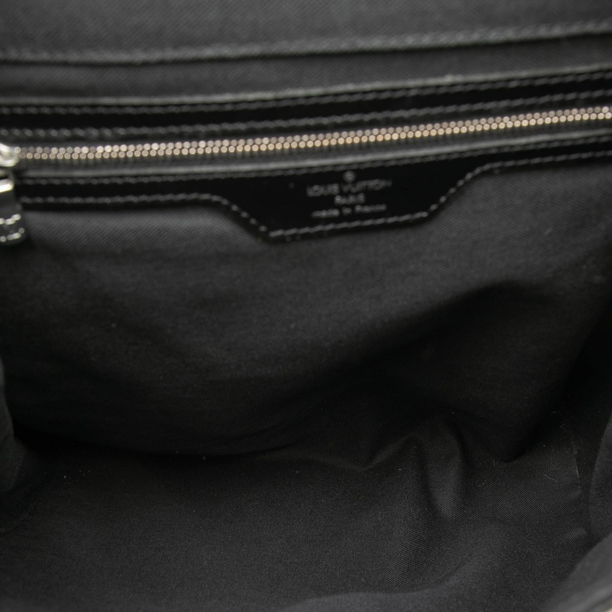 Louis Vuitton Taiga Cassiar