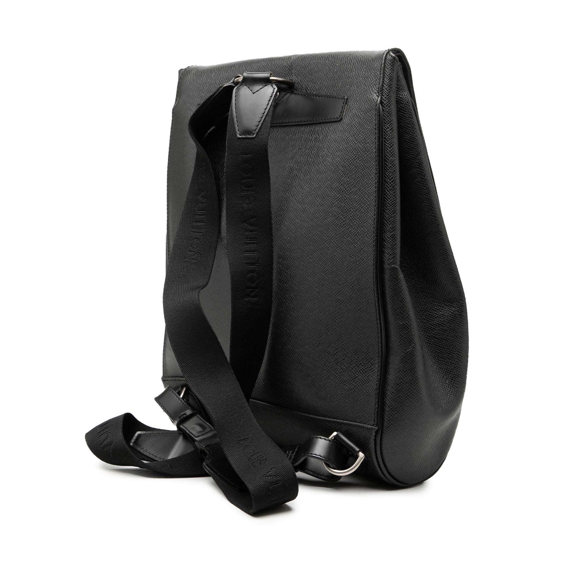 Louis Vuitton Taiga Cassiar