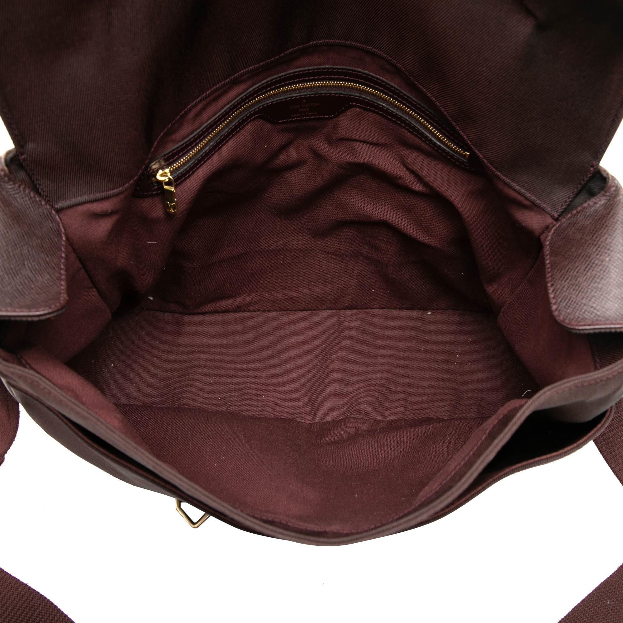 Louis Vuitton Taiga Dersou
