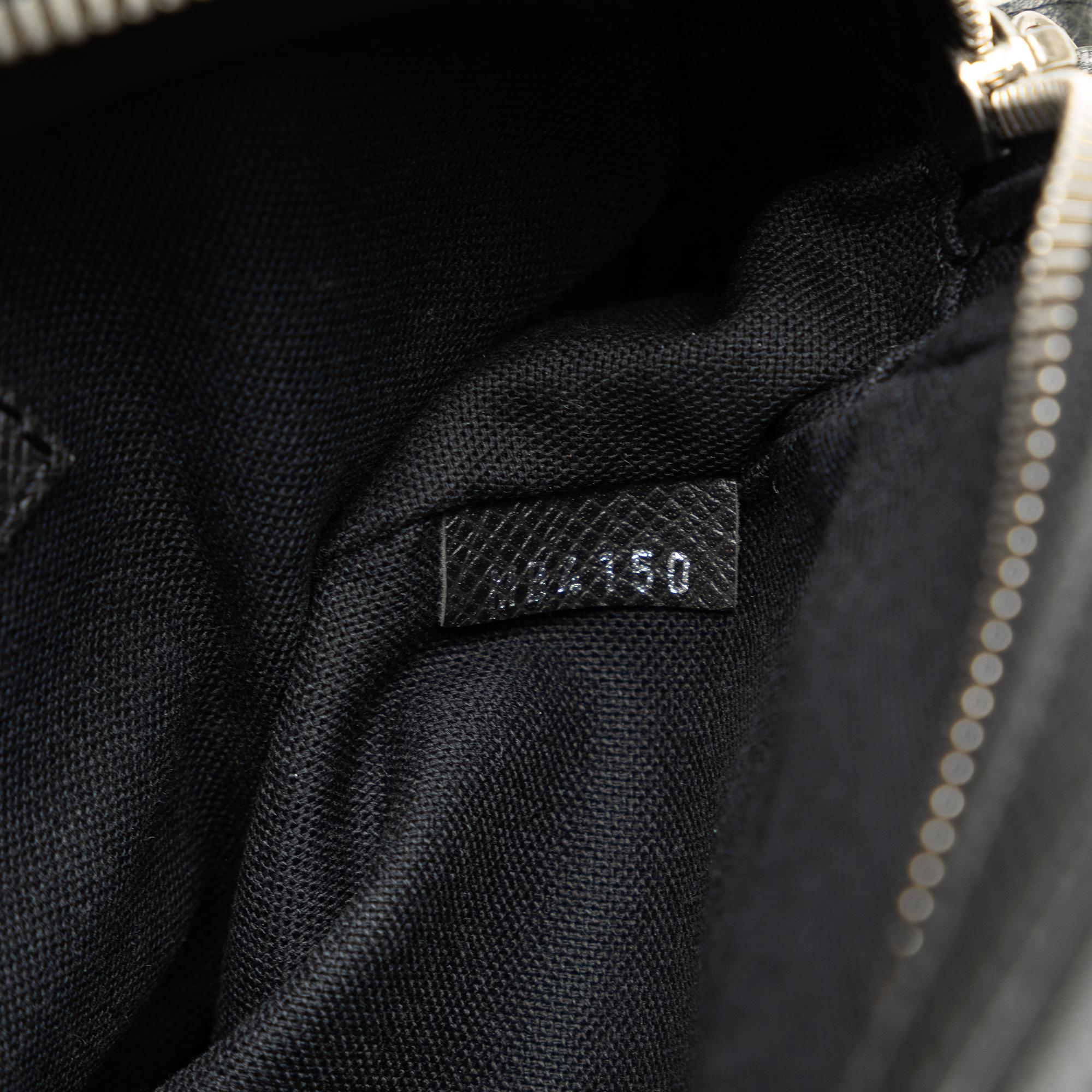 Louis Vuitton Taiga Dimitri (SHG-IIYDM1)