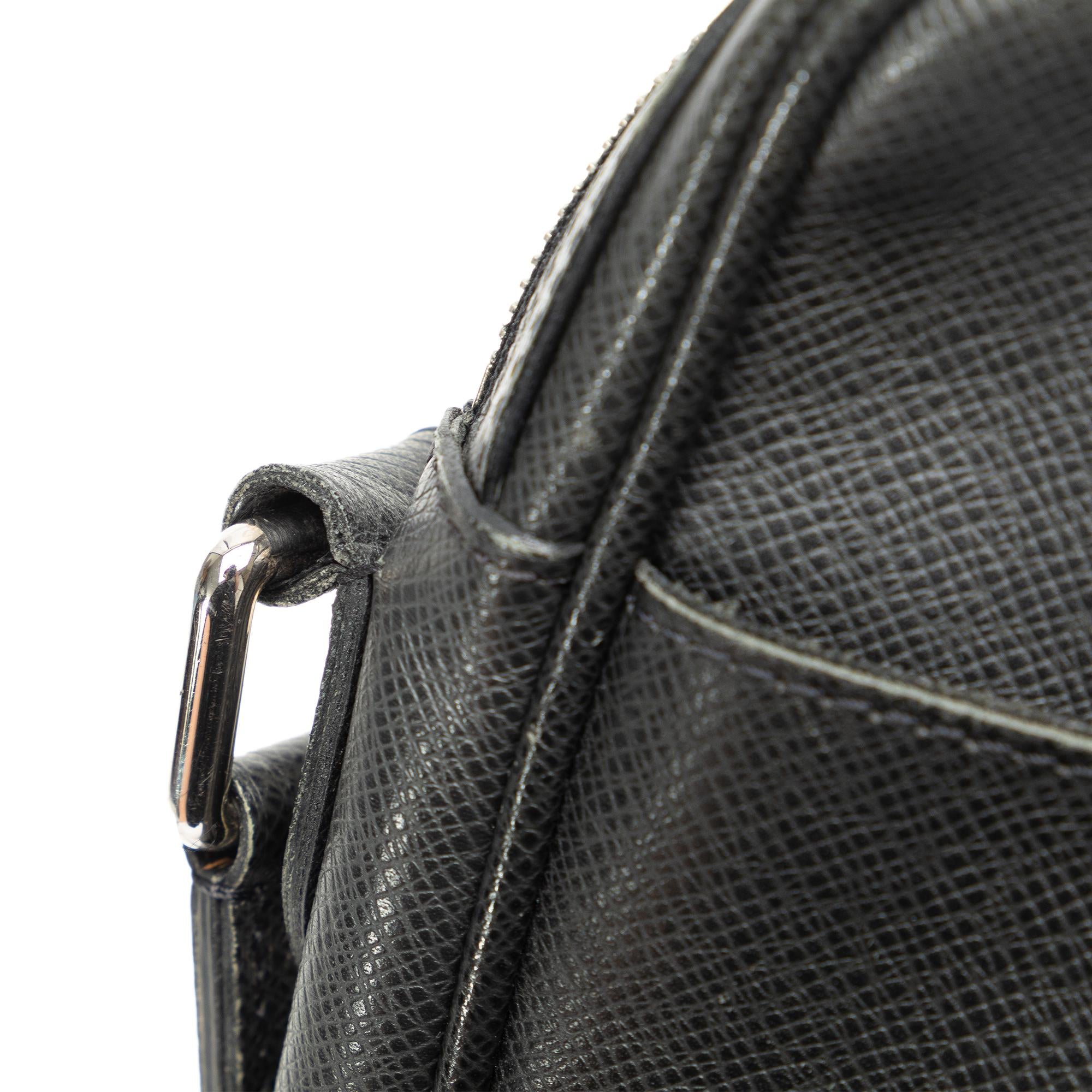 Louis Vuitton Taiga Dimitri (SHG-IIYDM1)