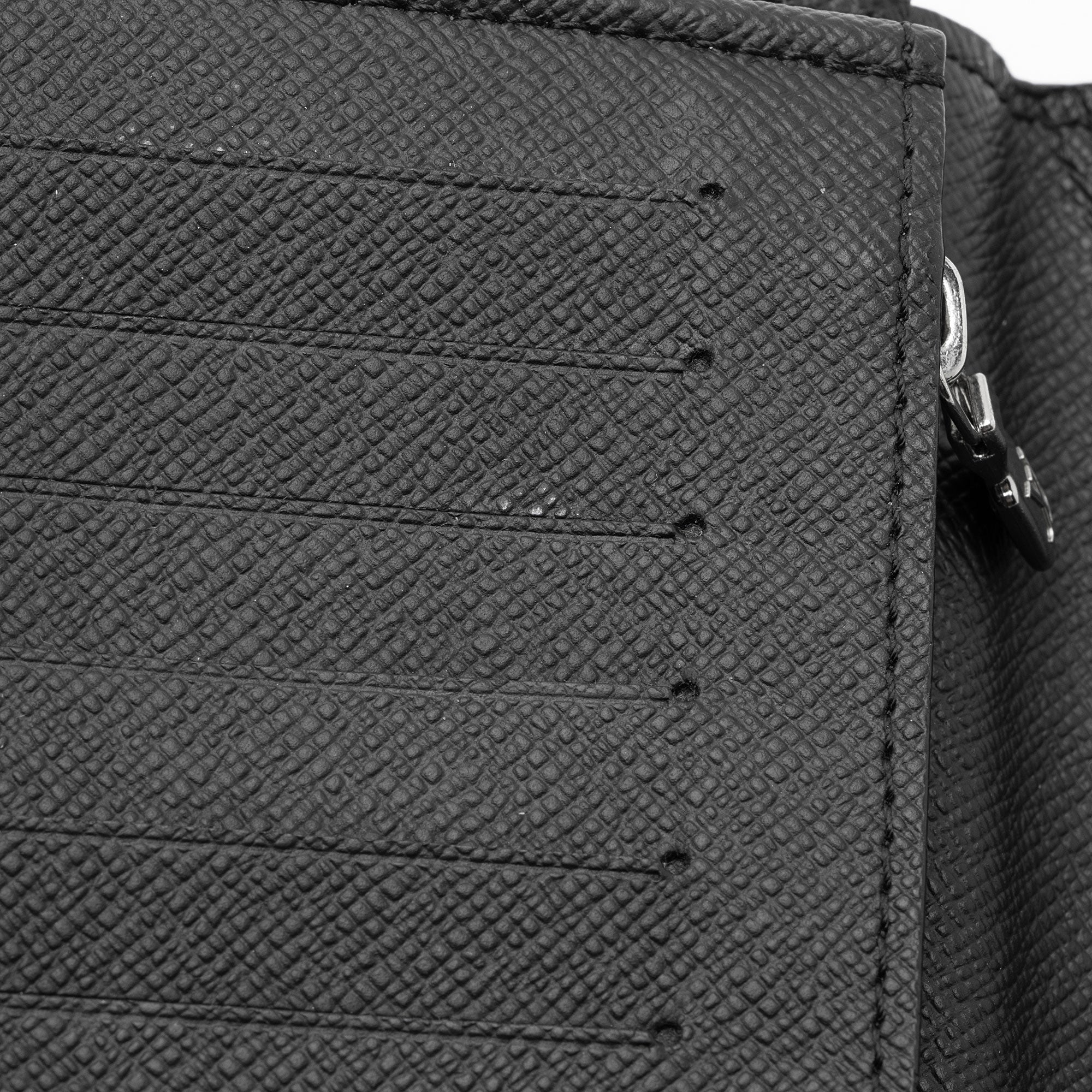 Louis Vuitton Taiga Leather Brazza Wallet (SHF-A7pgX6)