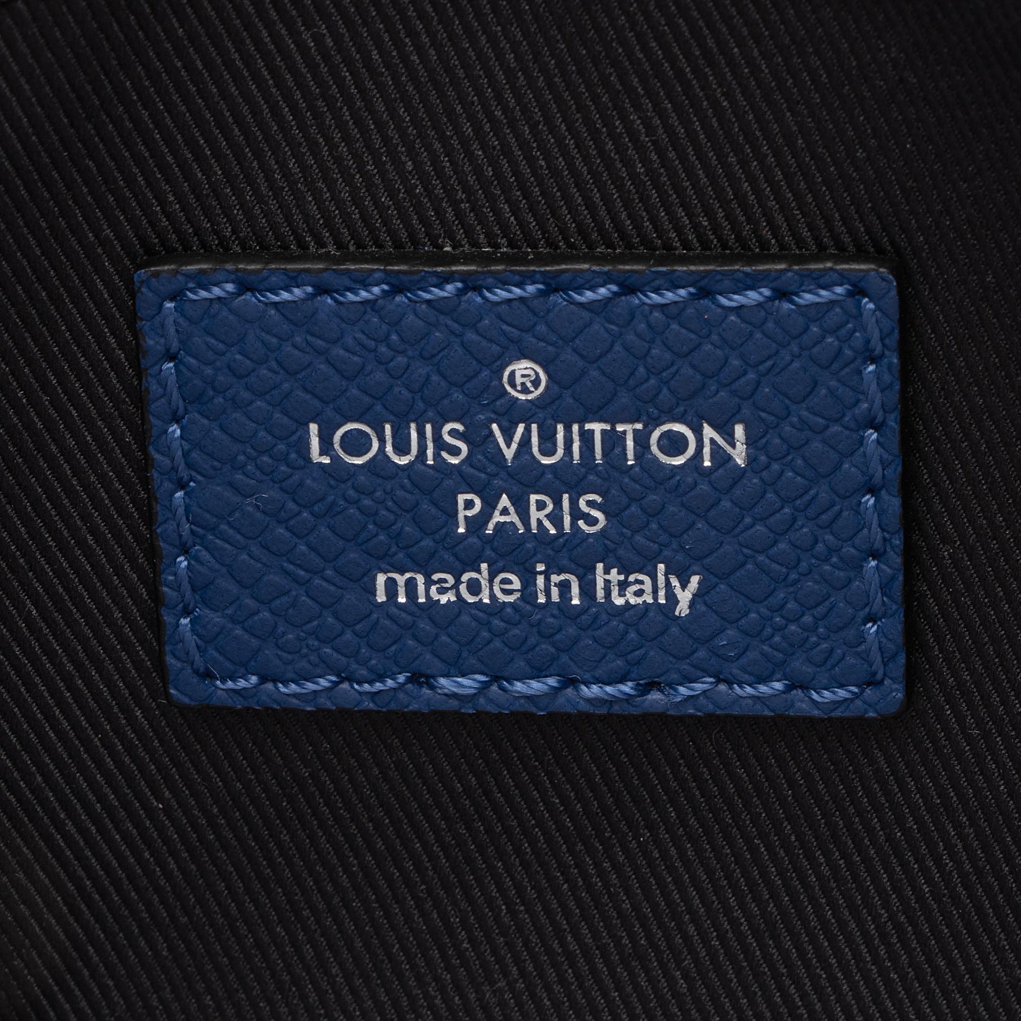 Louis Vuitton Taiga Leather Outdoor Messenger