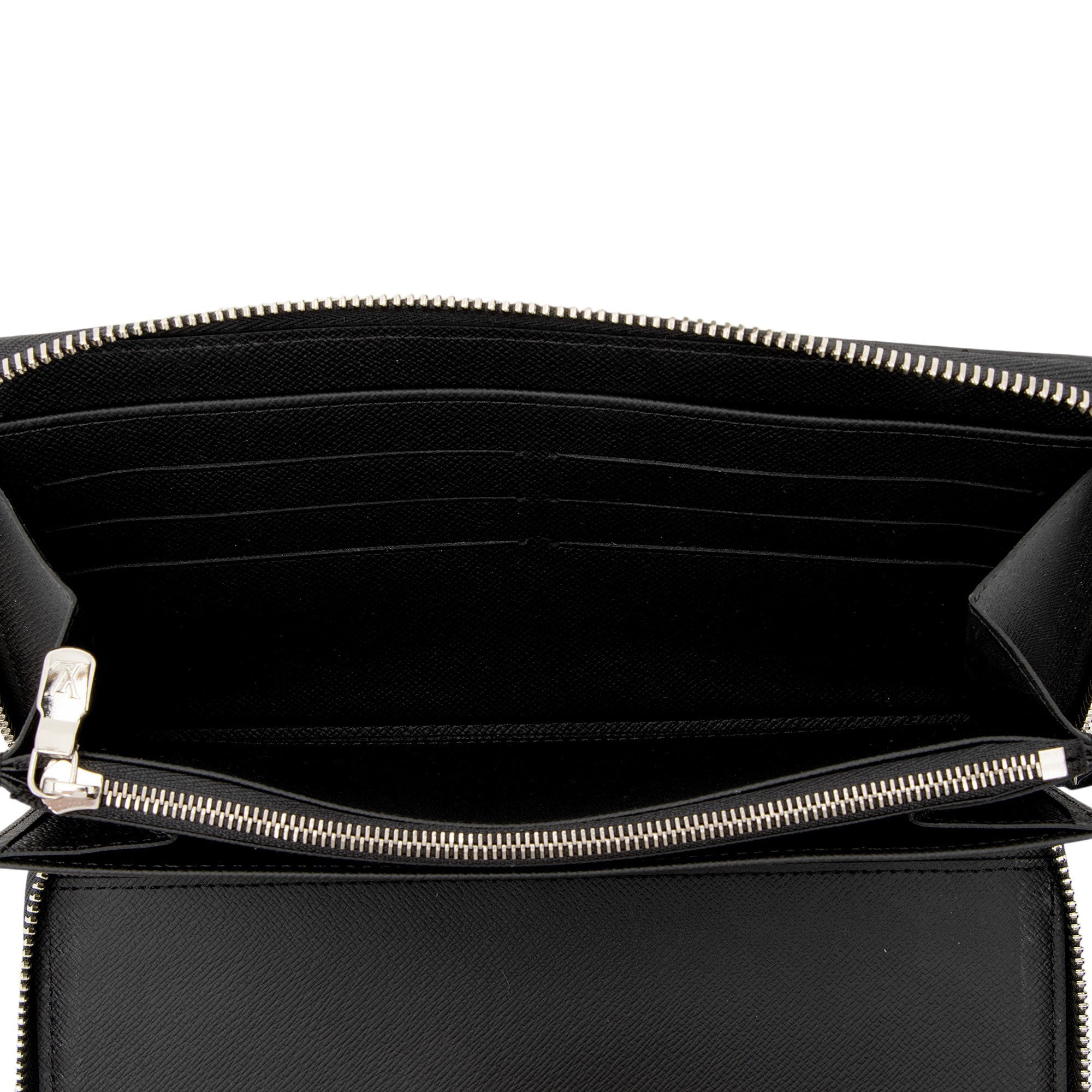 Louis Vuitton Taiga Leather Zippy Organizer Wallet
