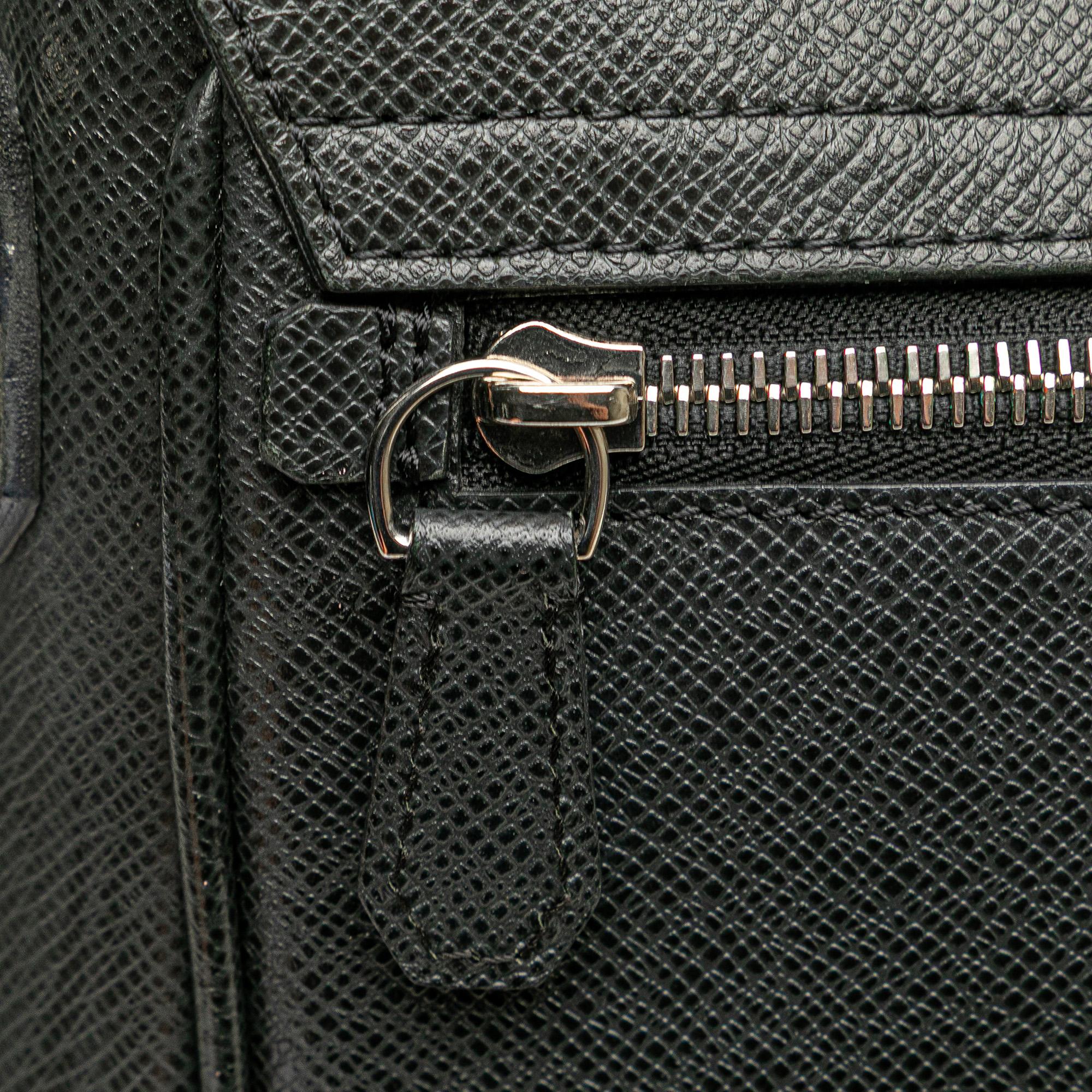 Louis Vuitton Taiga Luca