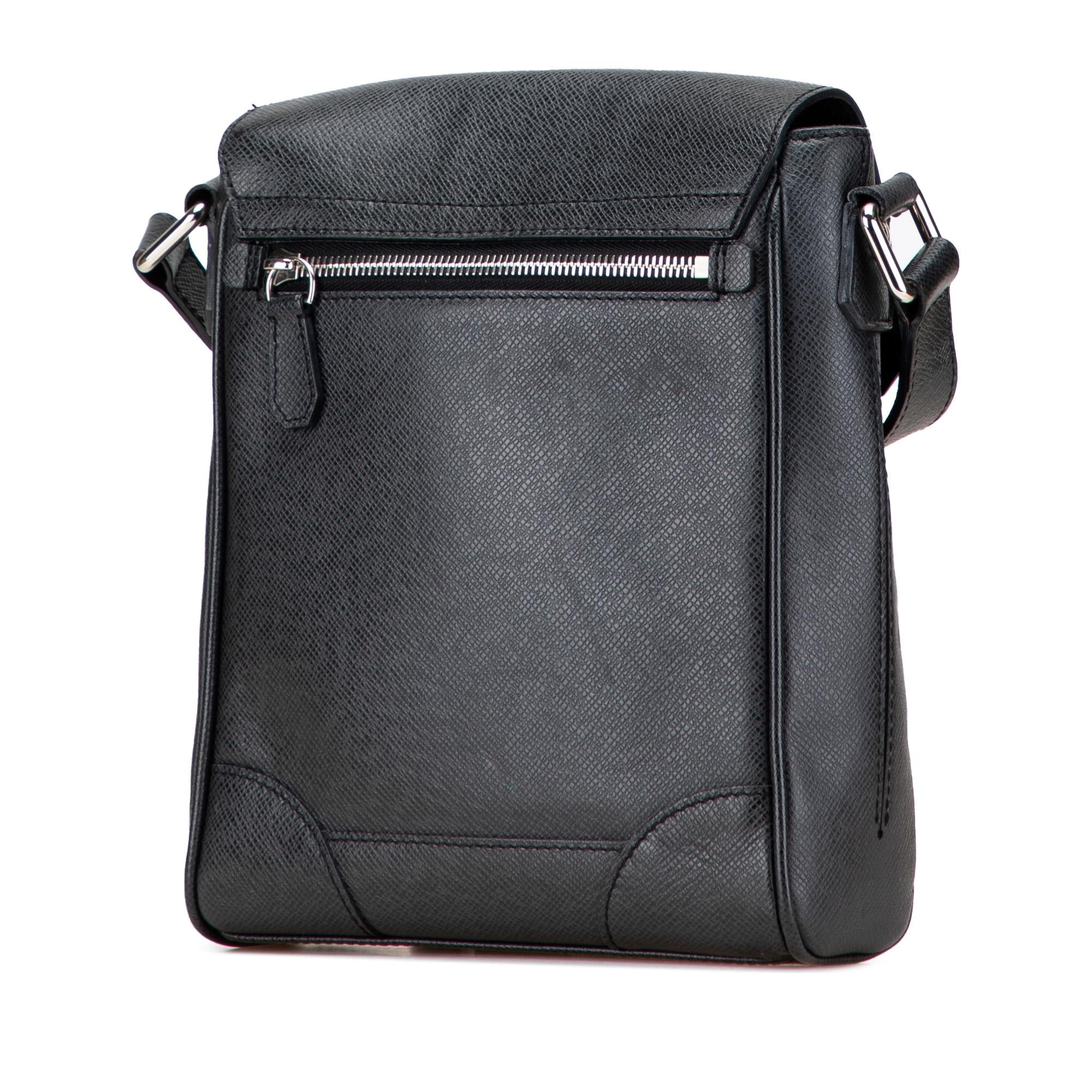 Louis Vuitton Taiga Luca