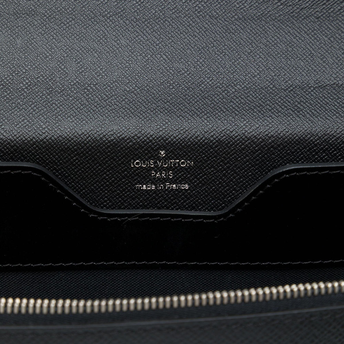 Louis Vuitton Taiga Neo Robusto 2 Briefcase