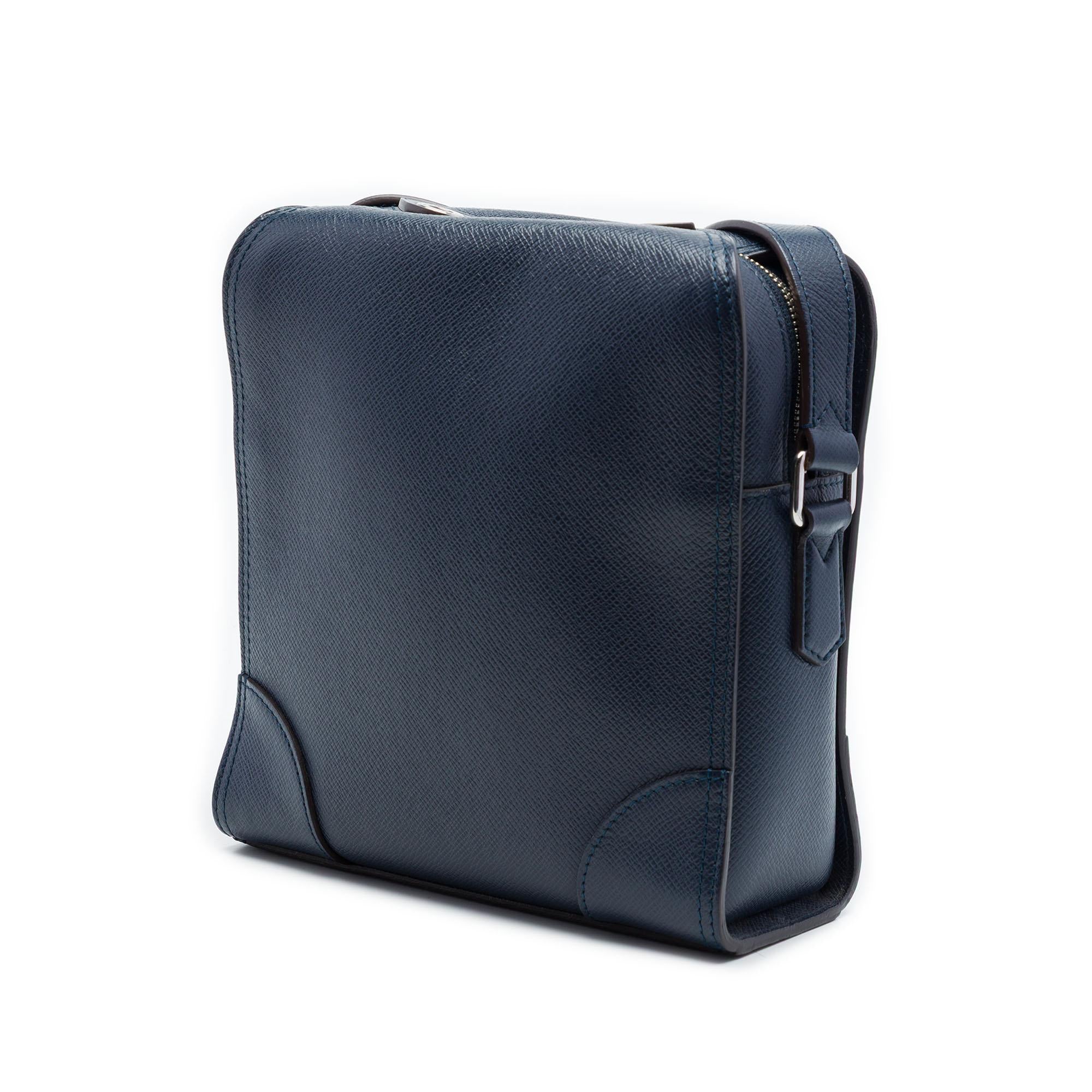 Louis Vuitton Taiga Nikolai Messenger