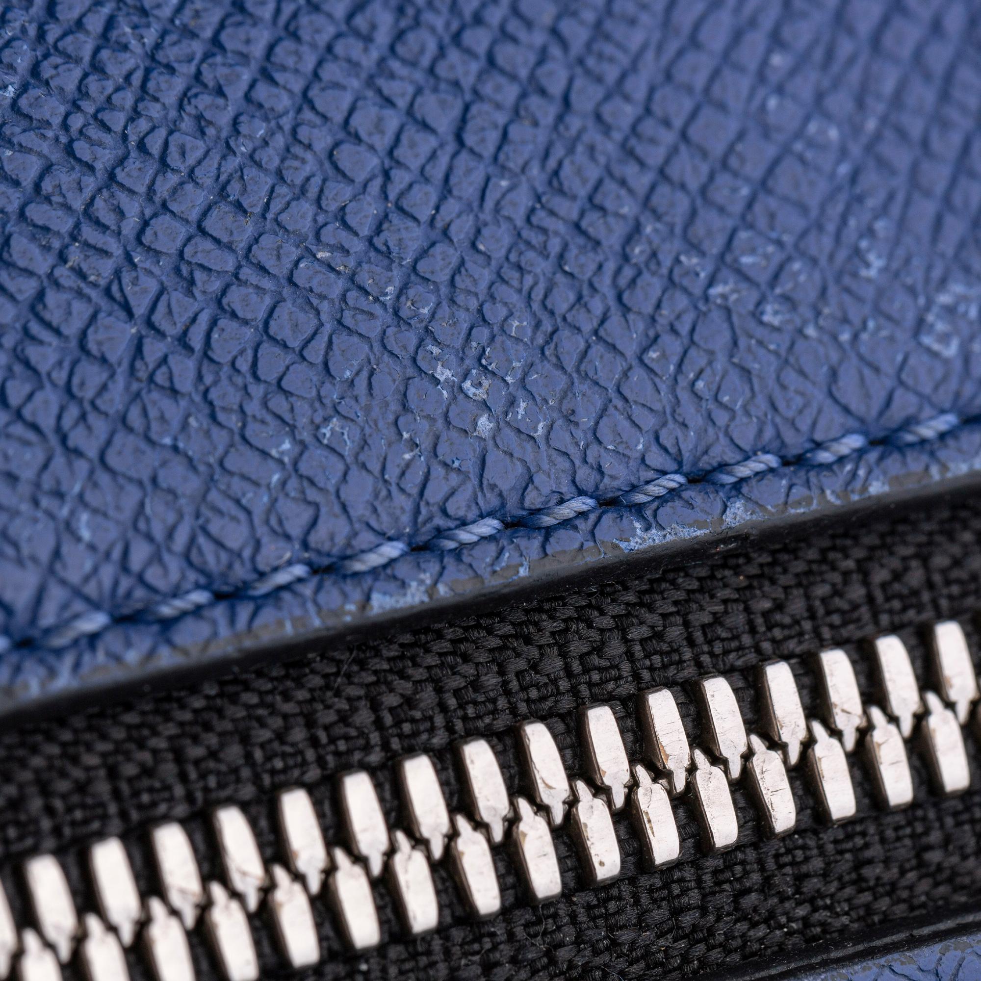 Louis Vuitton Taiga Outdoor Messenger PM