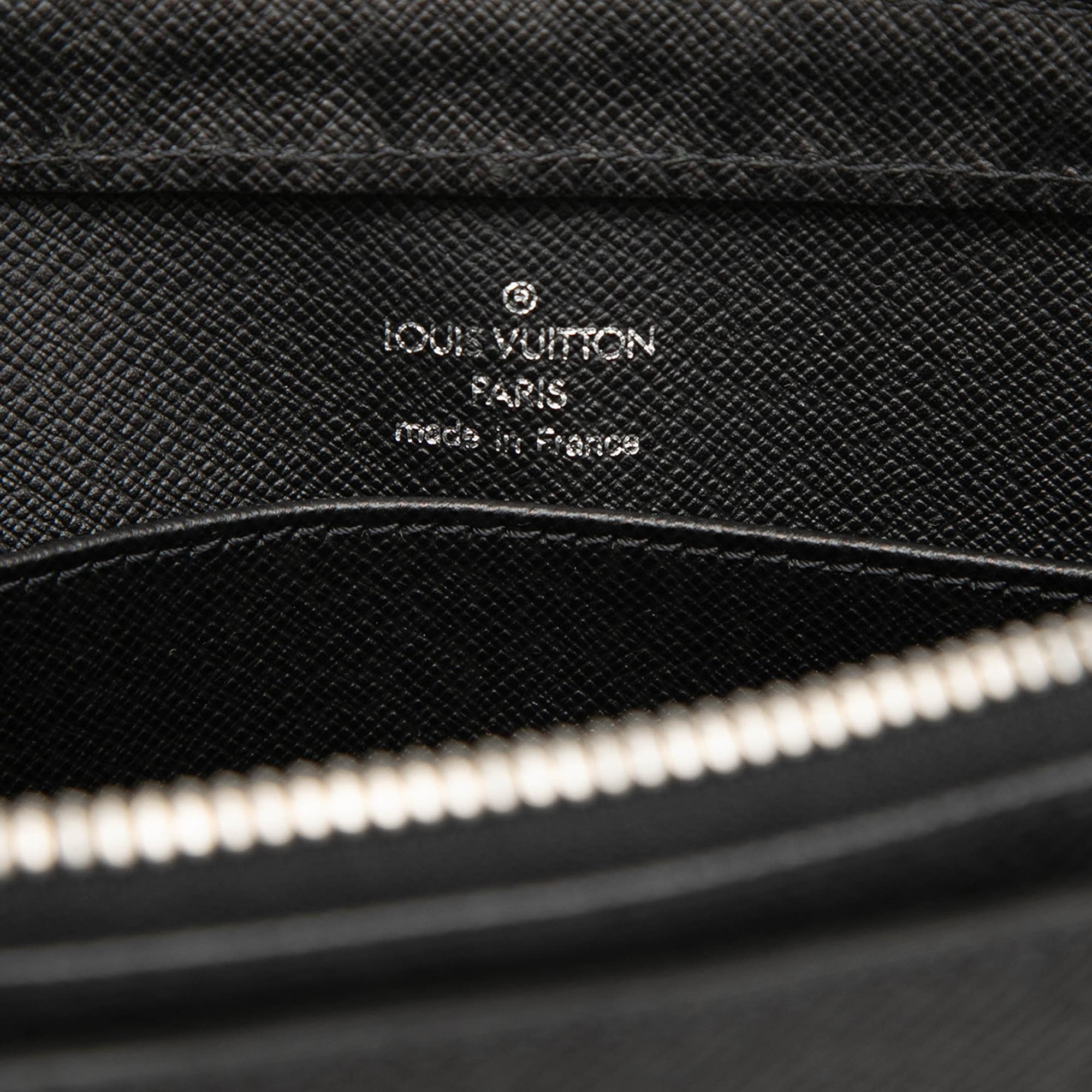 Louis Vuitton Taiga Pochette Baikal