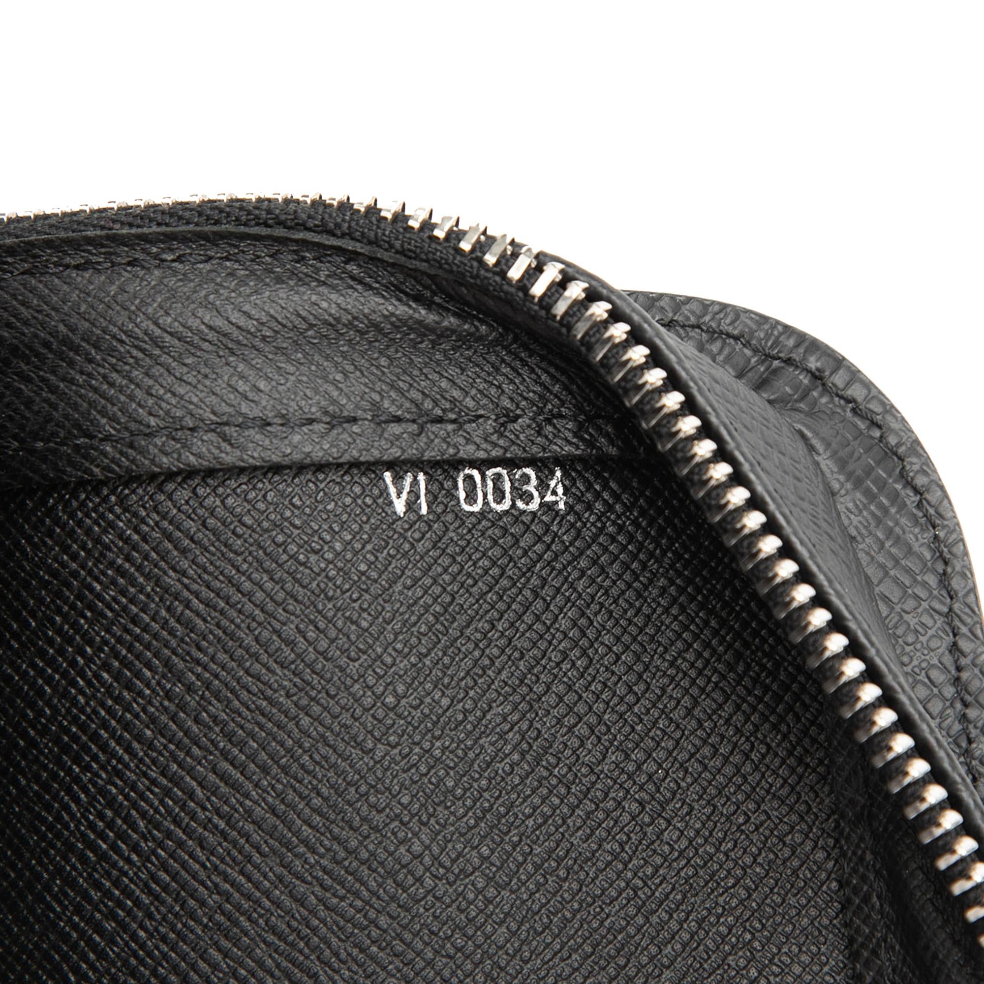 Louis Vuitton Taiga Pochette Baikal