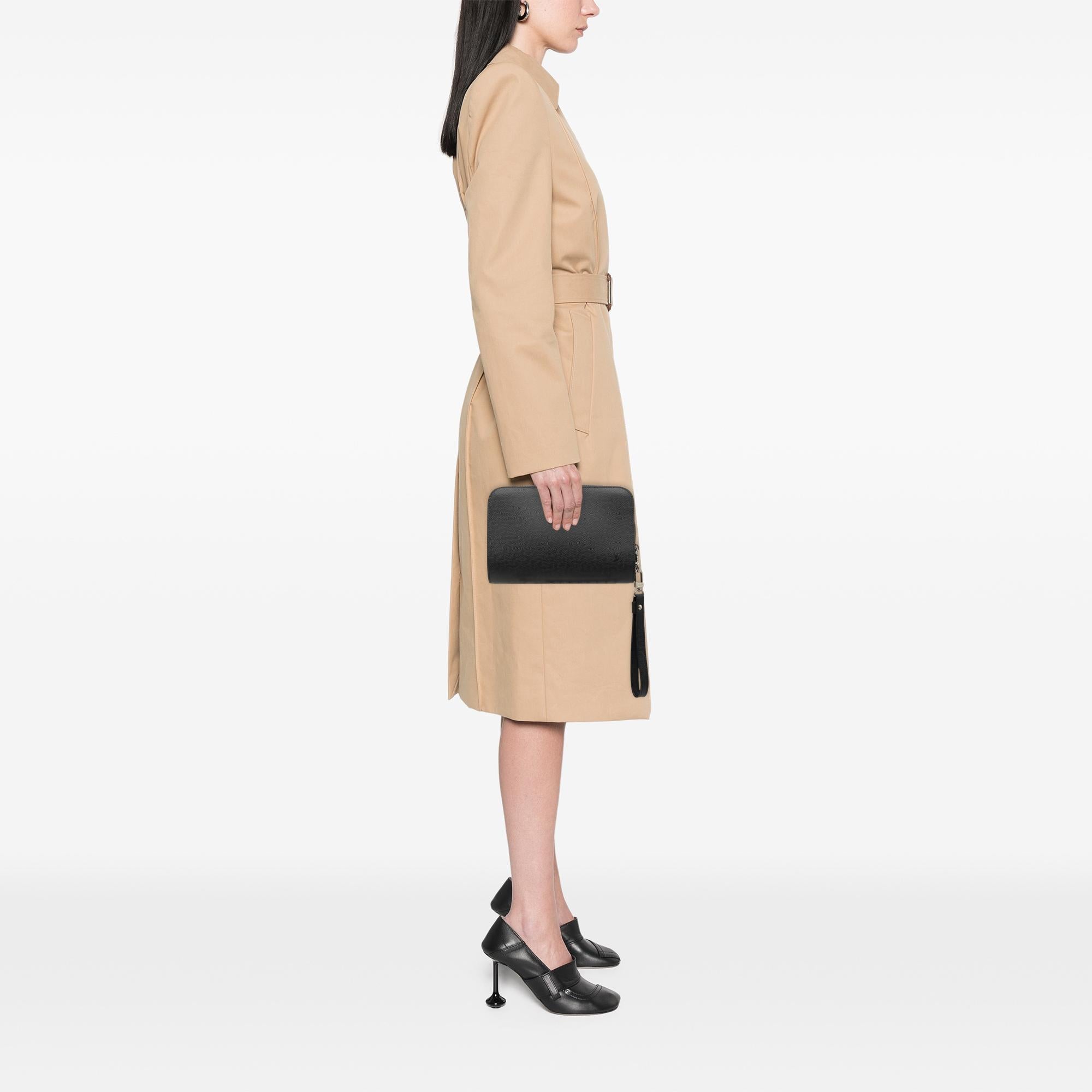 Louis Vuitton Taiga Pochette Baikal