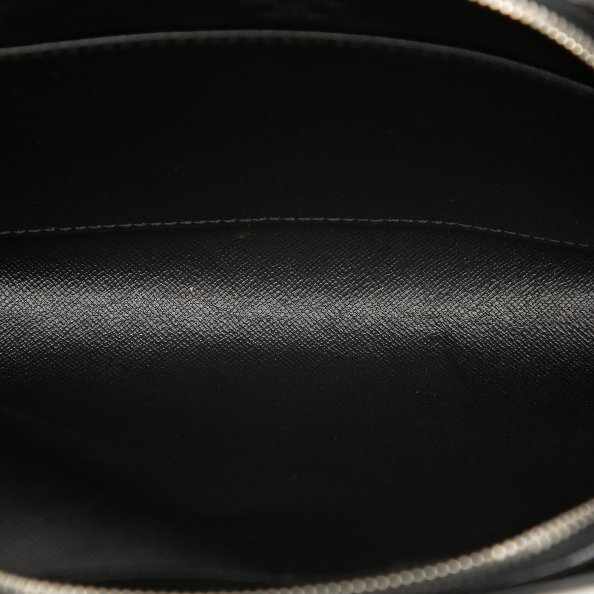 Louis Vuitton Taiga Pochette Baikal