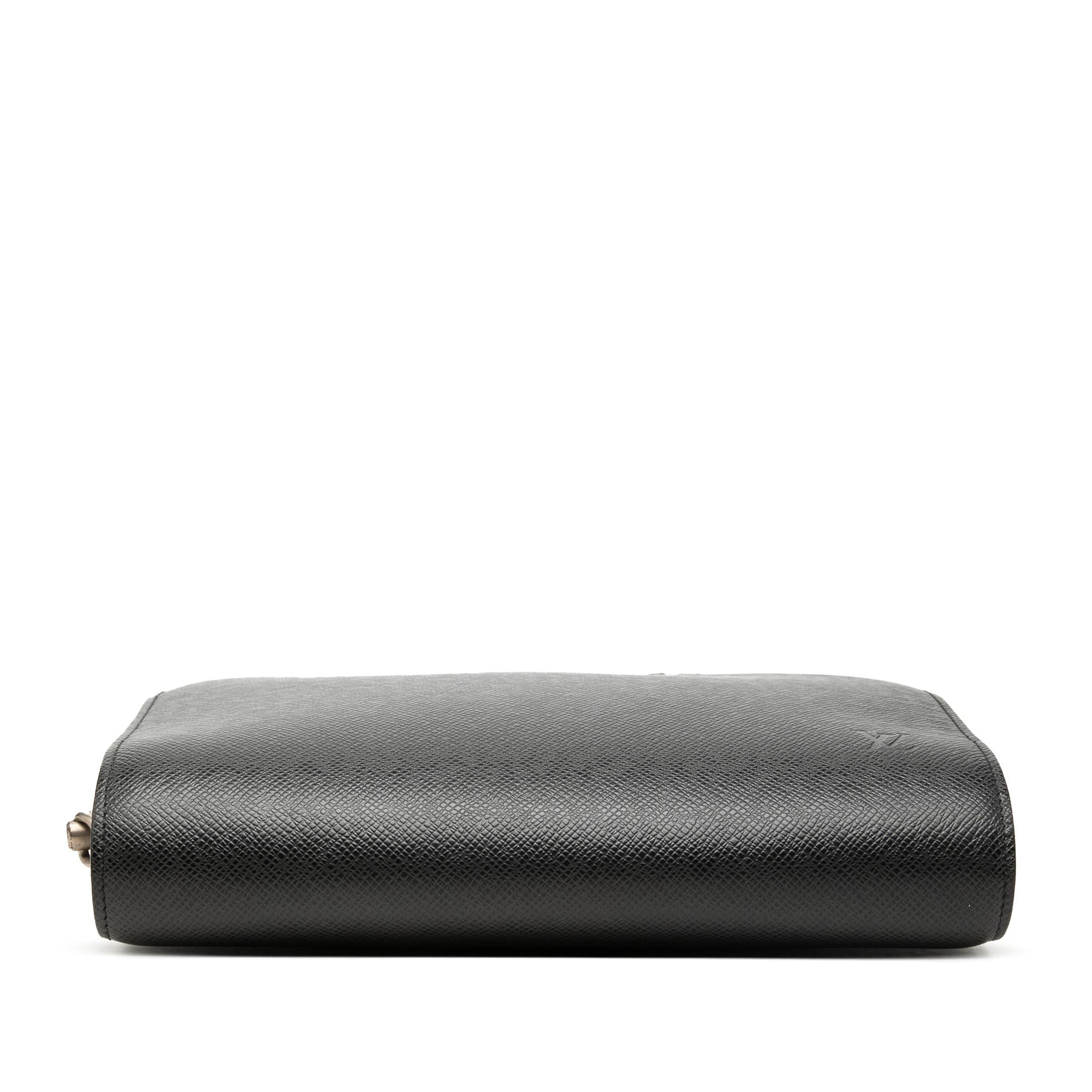 Louis Vuitton Taiga Pochette Baikal