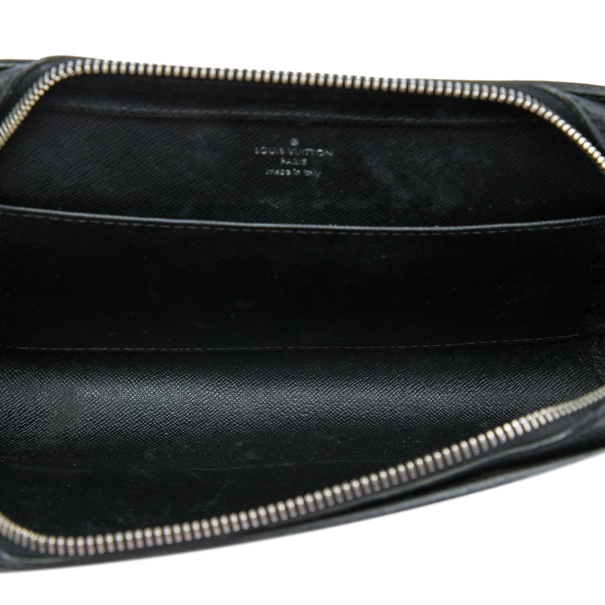 Louis Vuitton Taiga Pochette Baikal