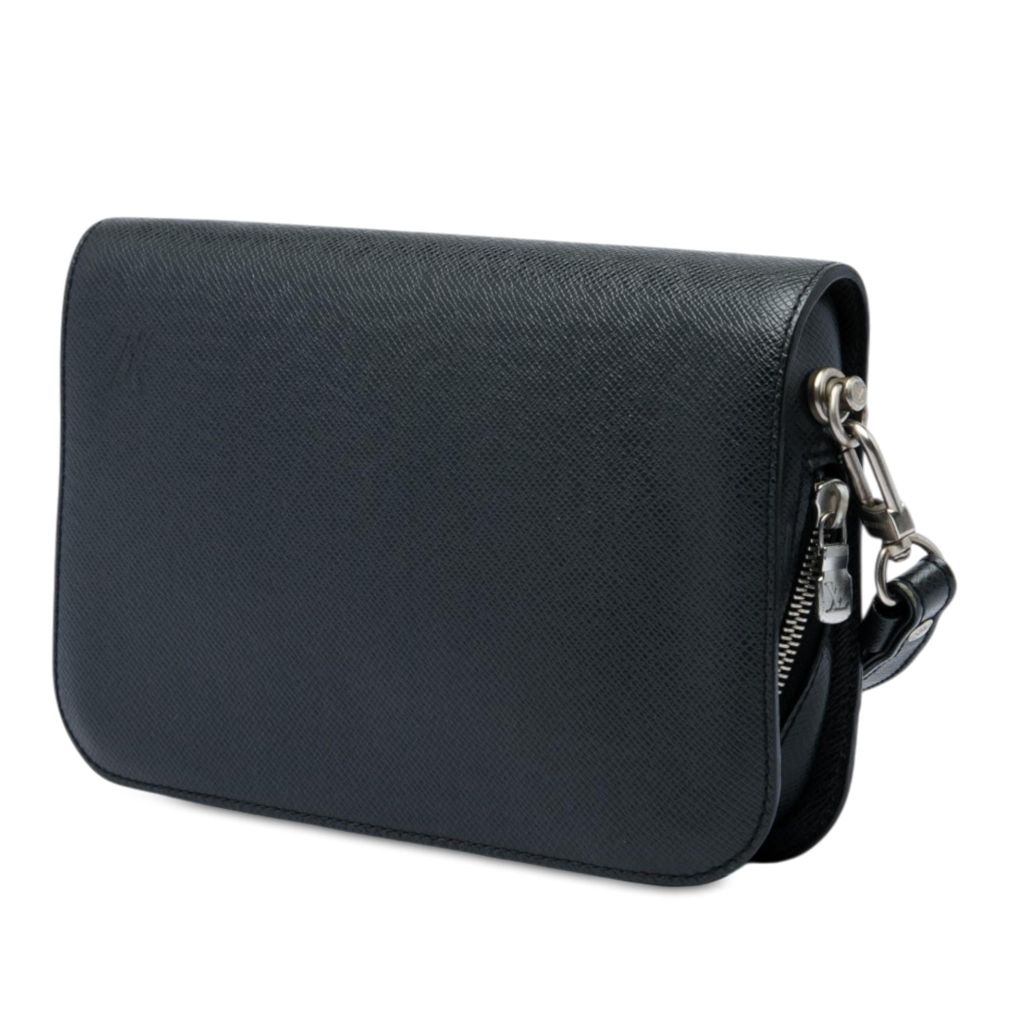 Louis Vuitton Taiga Pochette Baikal