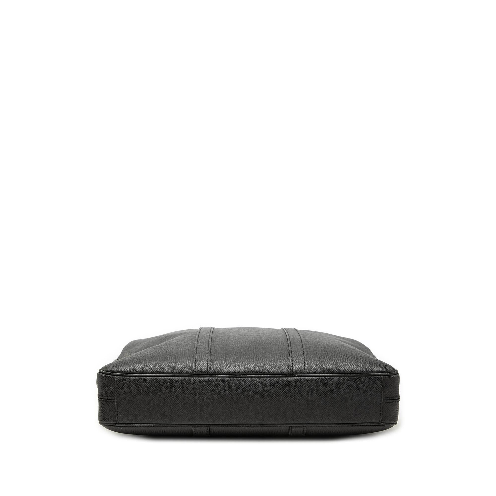 Louis Vuitton Taiga Porte Documents Voyage PM