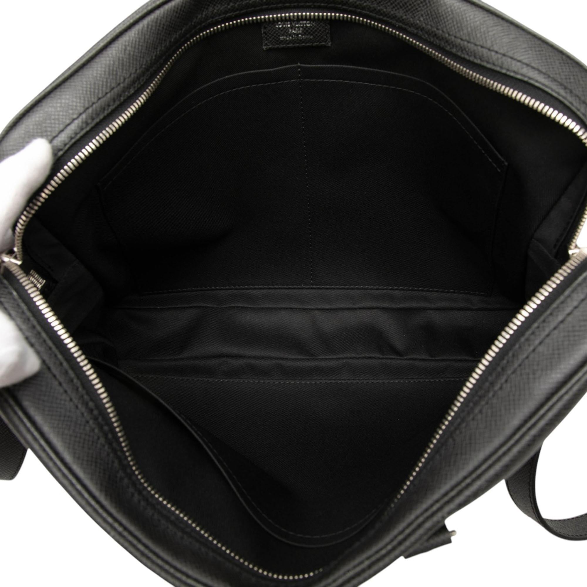 Louis Vuitton Taiga Porte Documents Voyage PM