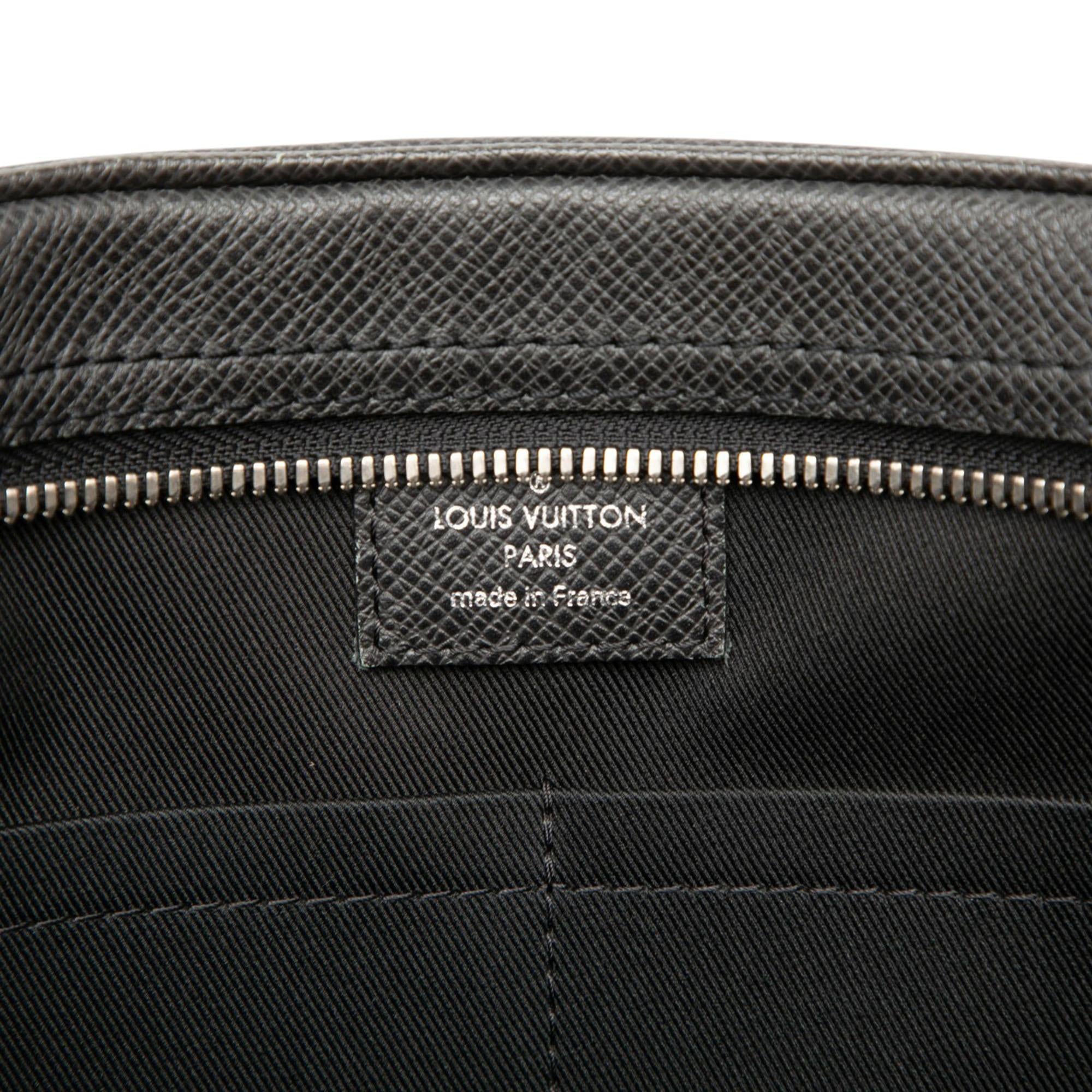 Louis Vuitton Taiga Porte Documents Voyage PM