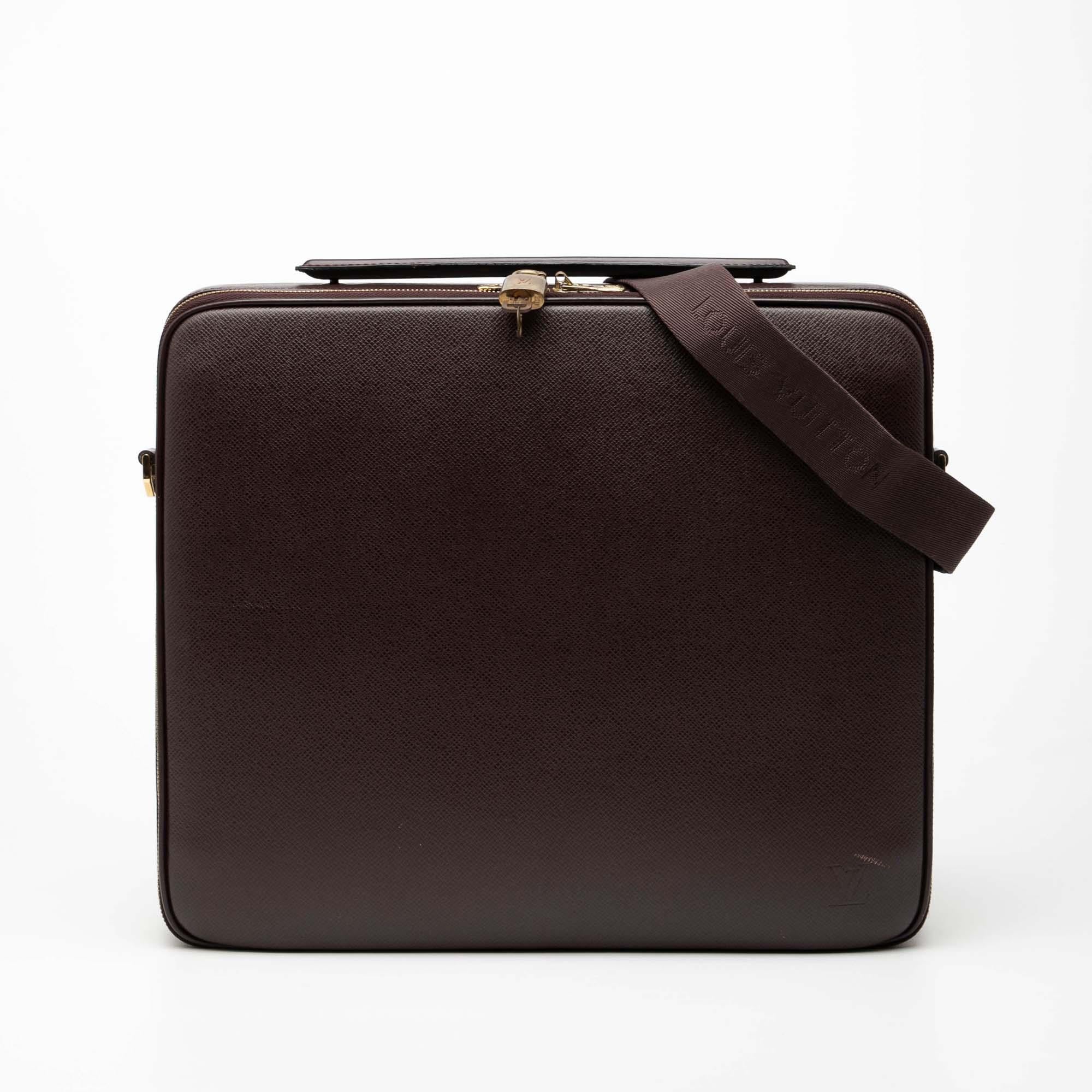 Louis Vuitton Taiga Porte Ordinateur Odessa