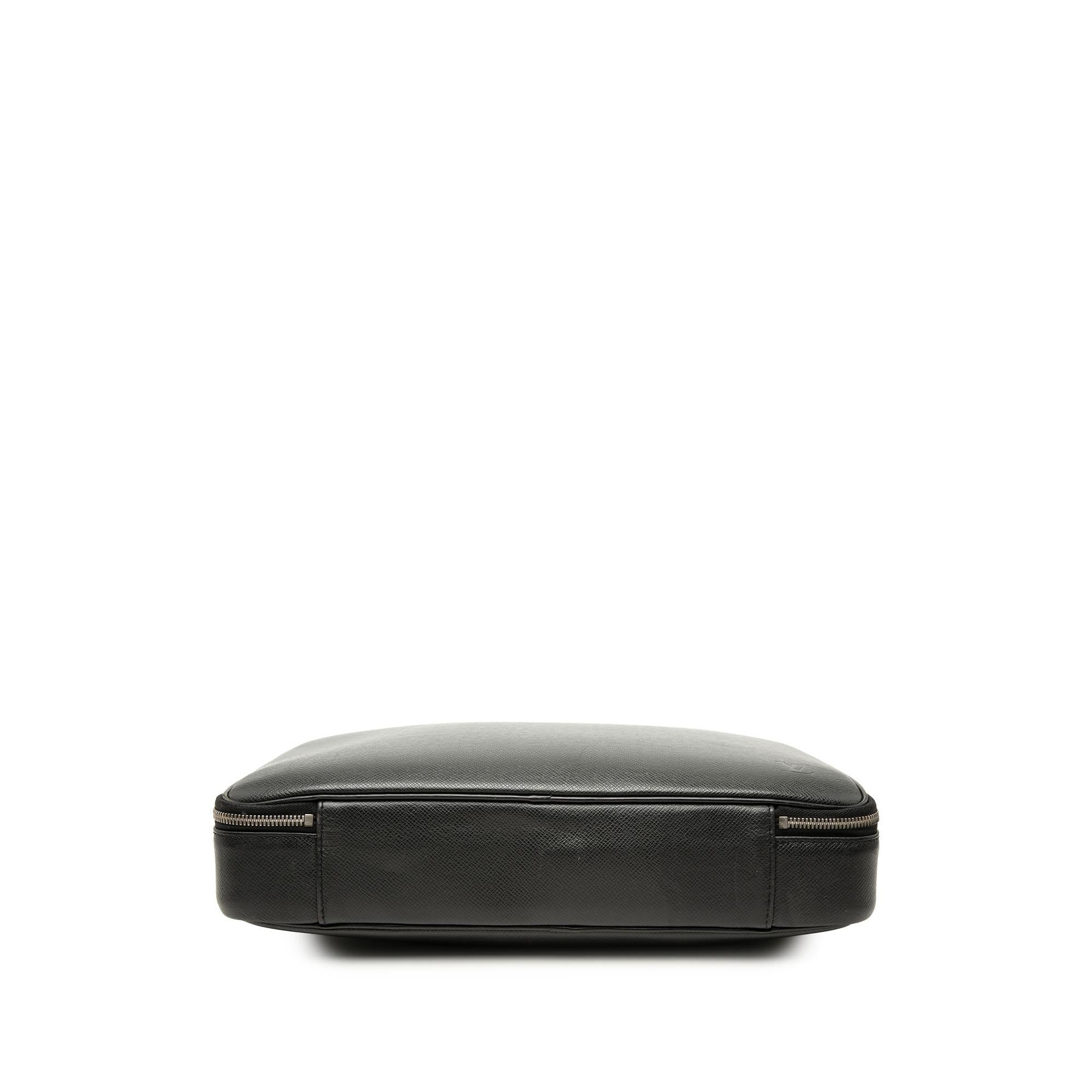 Louis Vuitton Taiga Porte Ordinateur Odessa