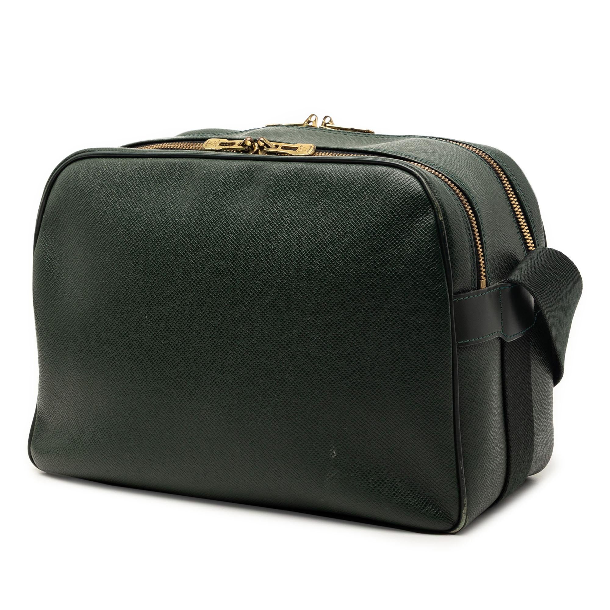 Louis Vuitton Taiga Reporter PM
