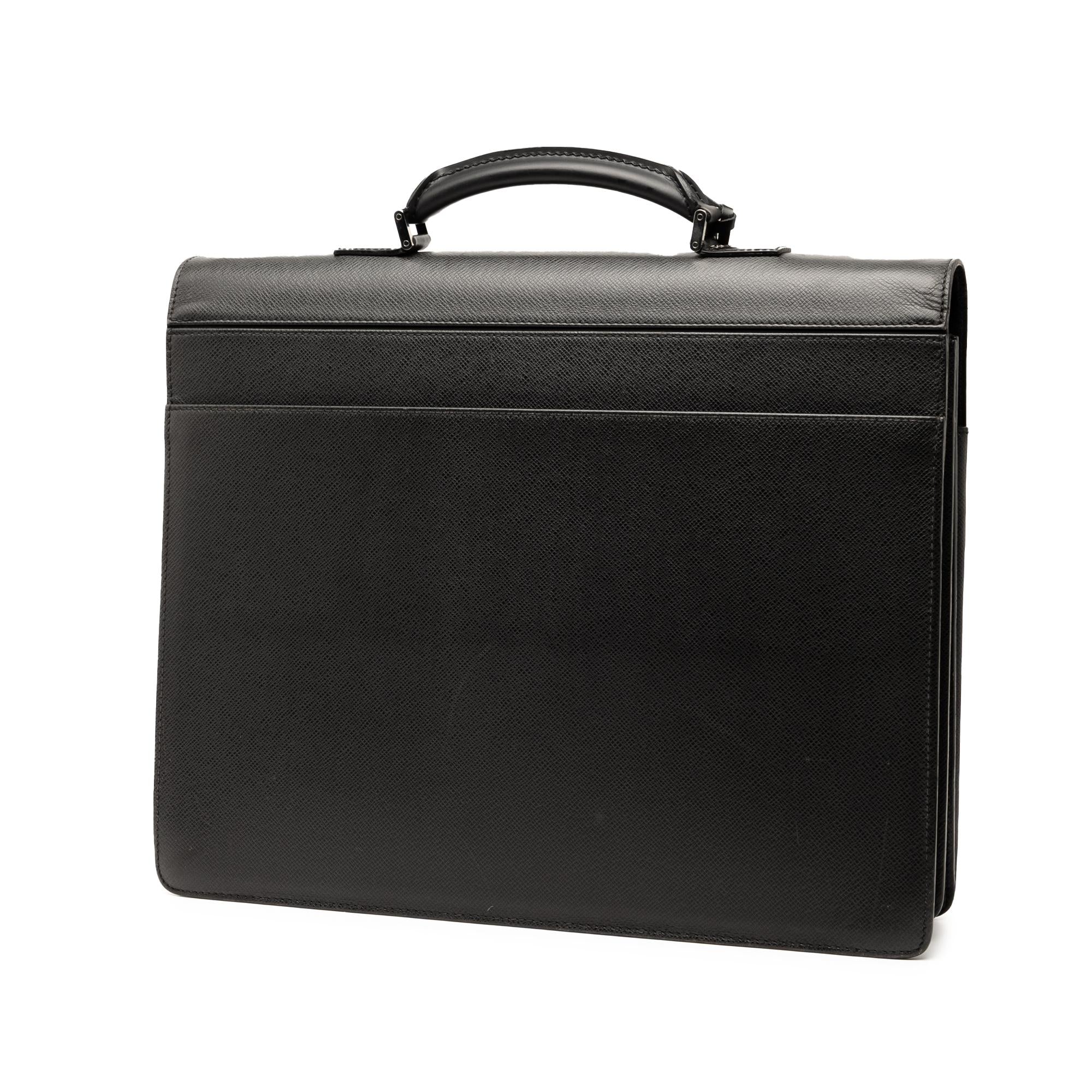 Louis Vuitton Taiga Robusto 2