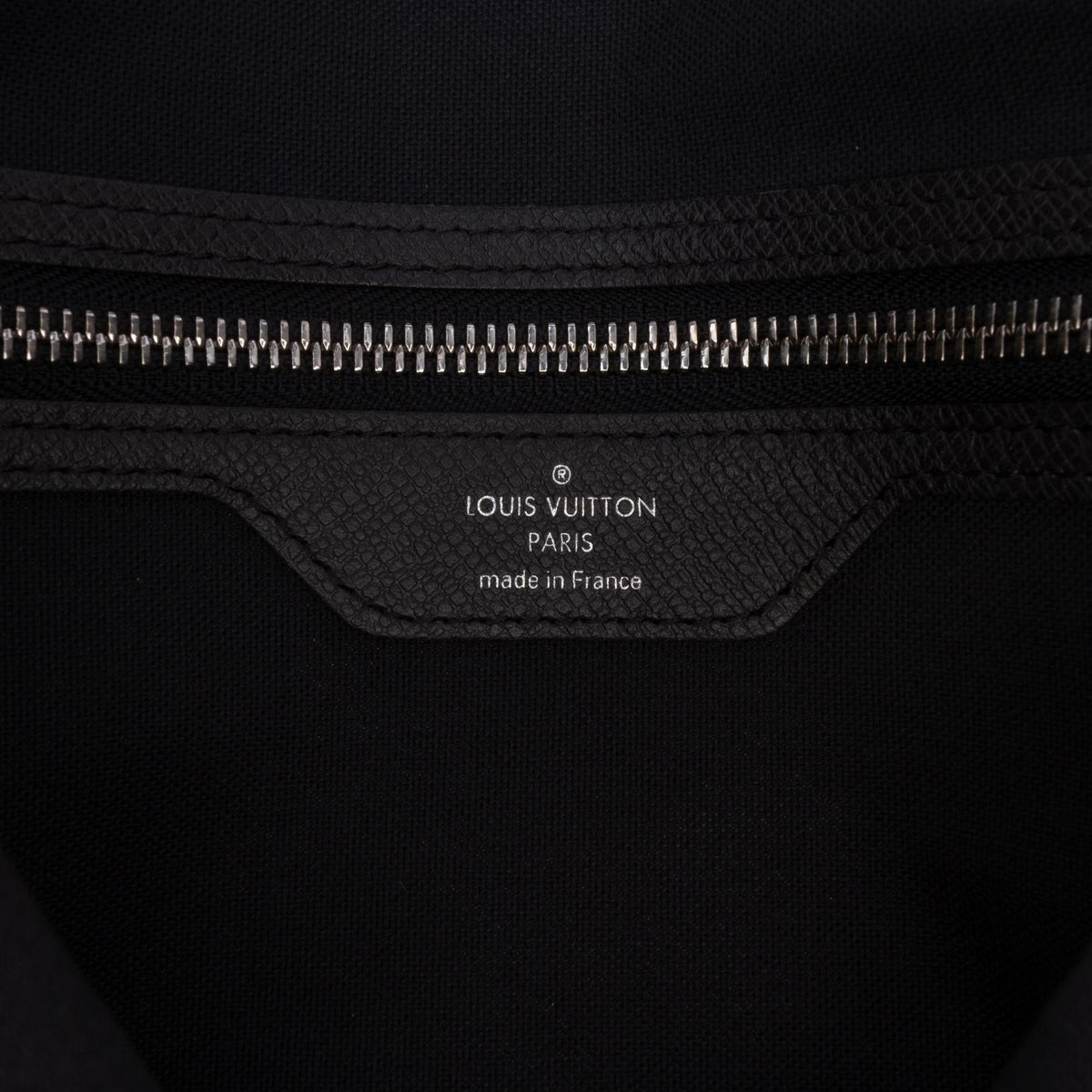 Louis Vuitton Taiga Roman MM