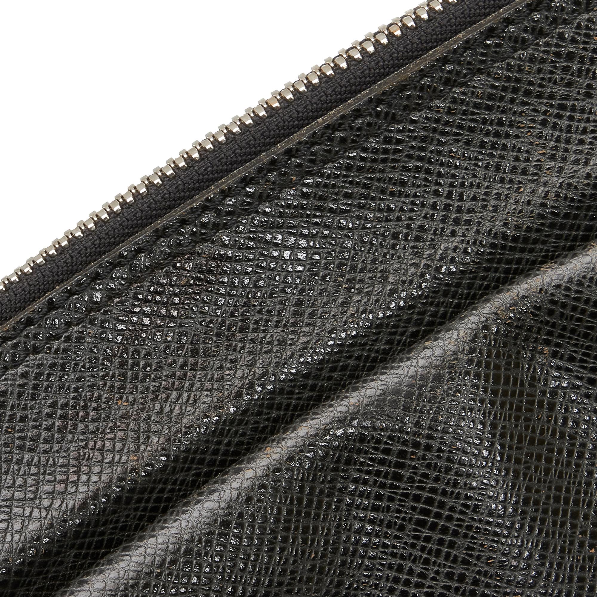 Louis Vuitton Taiga Sayan (SHG-dzbalD)