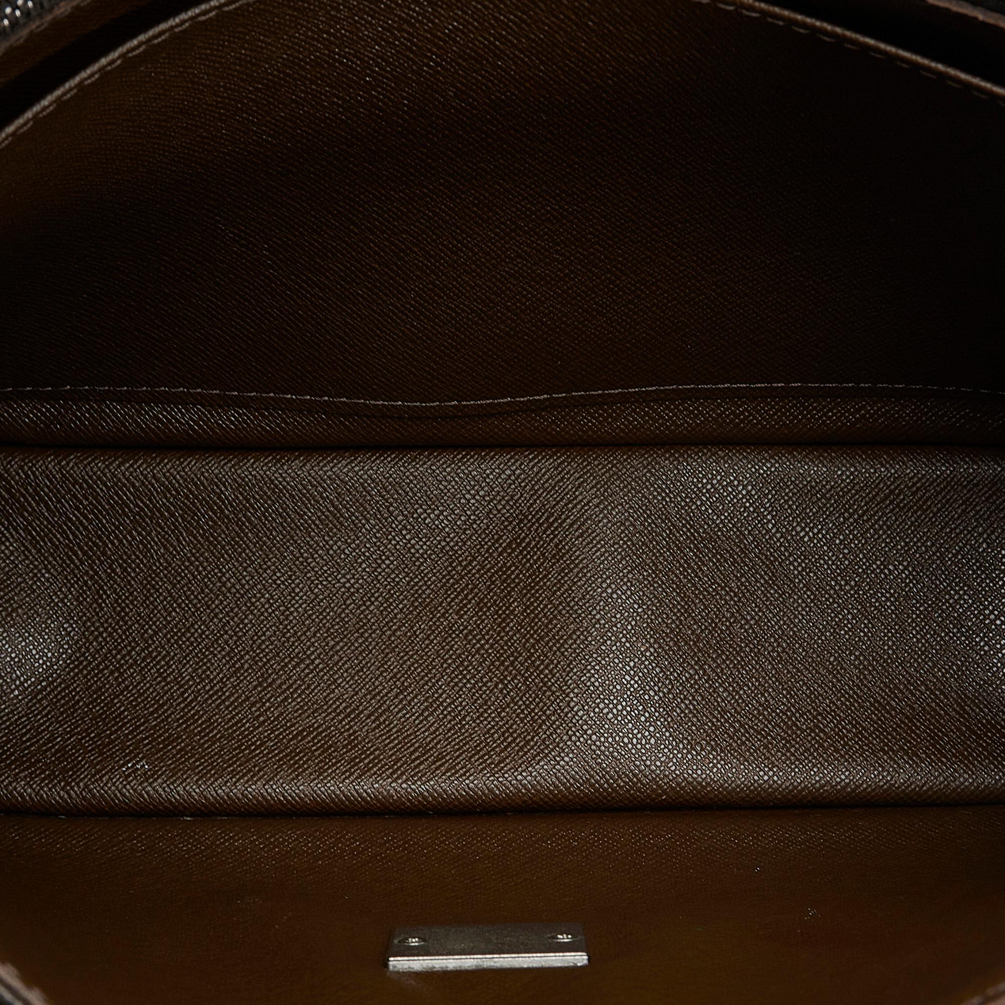 Louis Vuitton Taiga Selenga (SHG-OGQi3F)