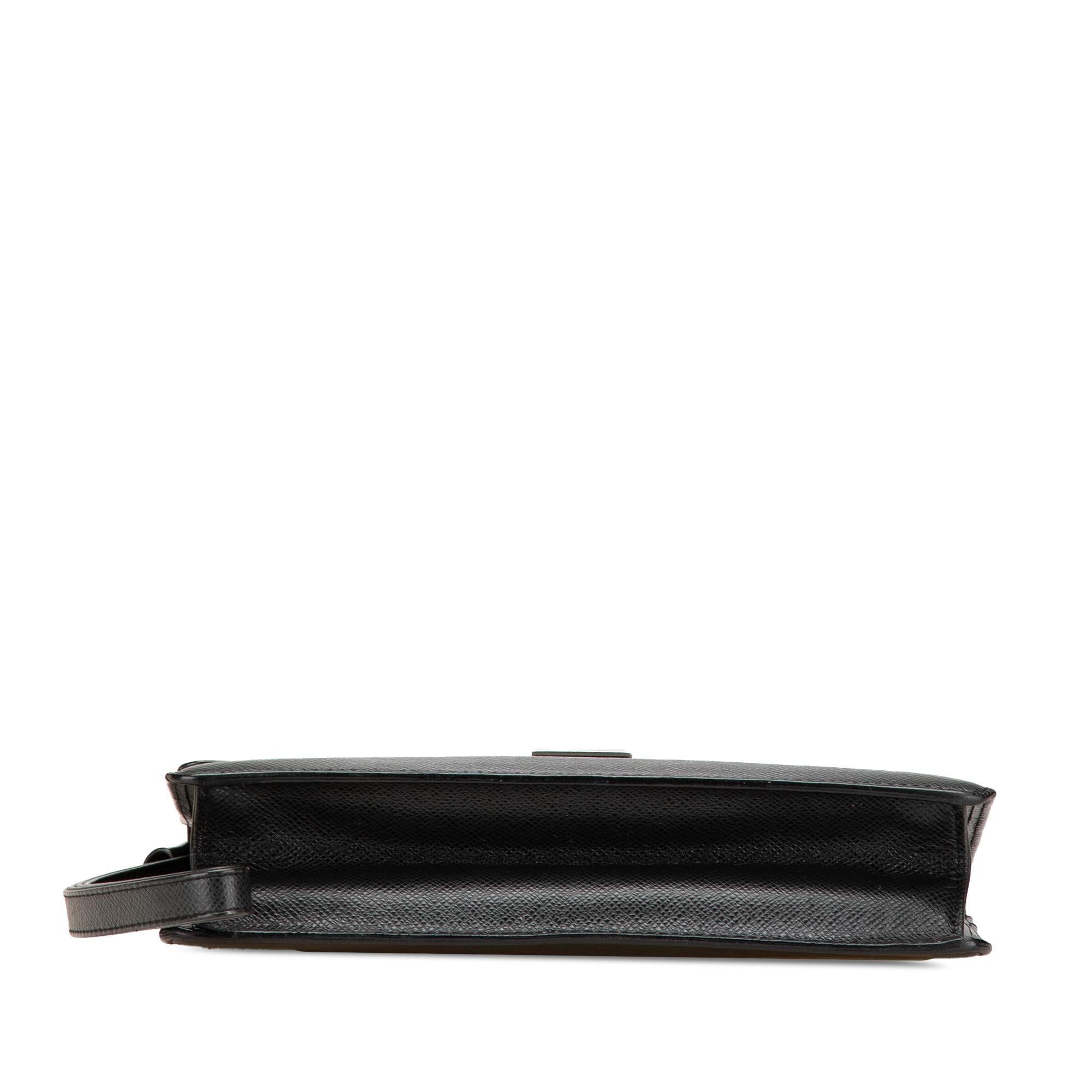 Louis Vuitton Taiga Selenga