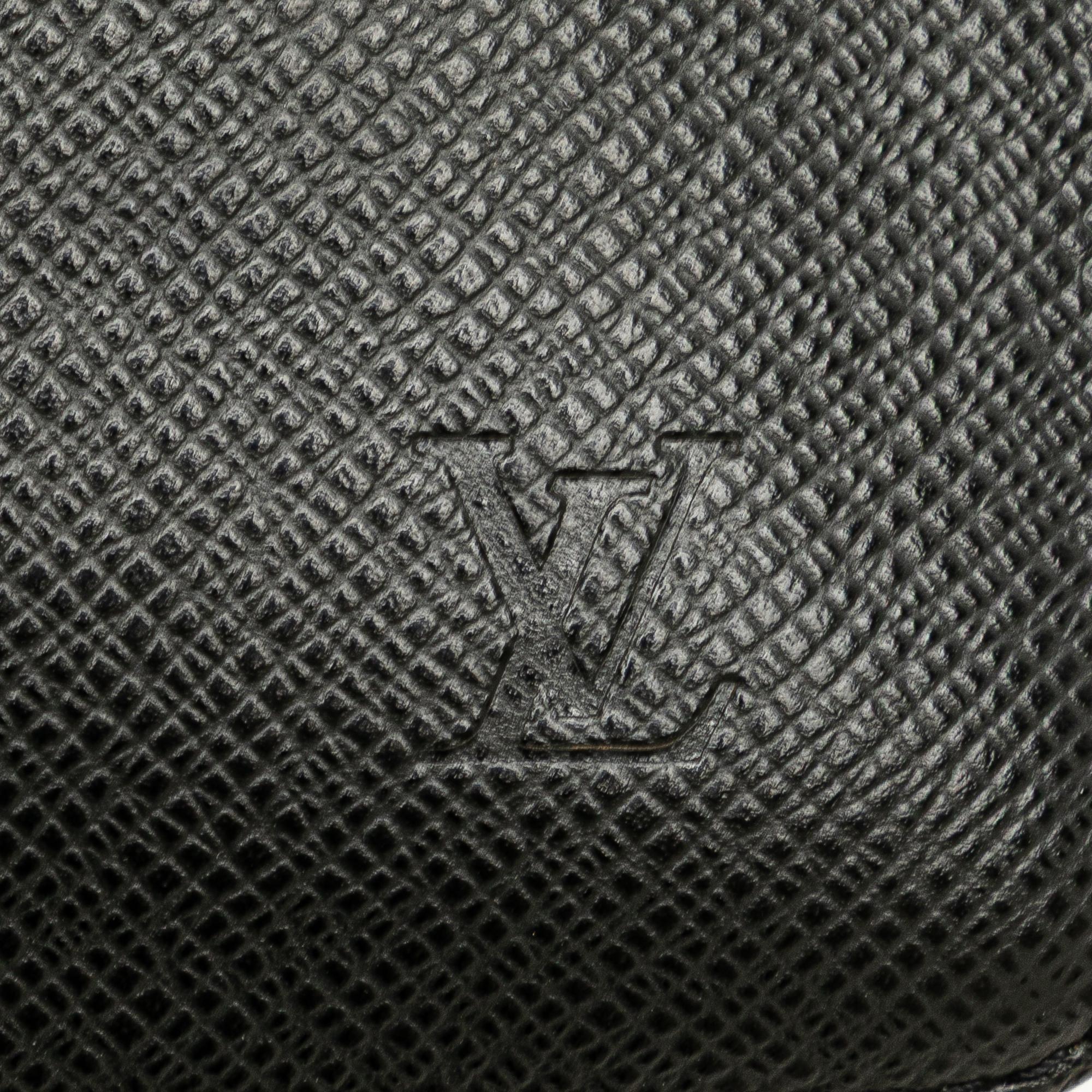 Louis Vuitton Taiga Selenga