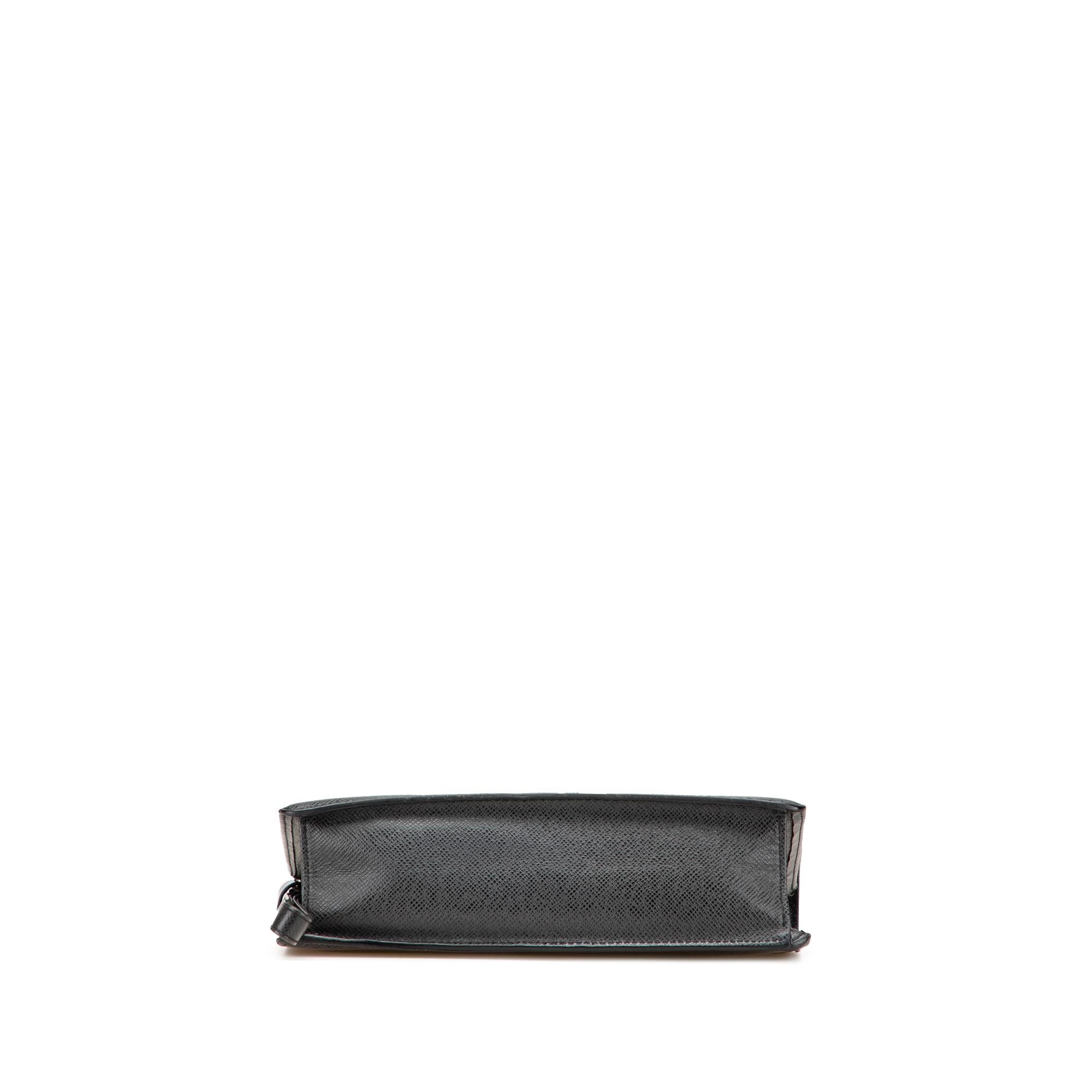 Louis Vuitton Taiga Selenga