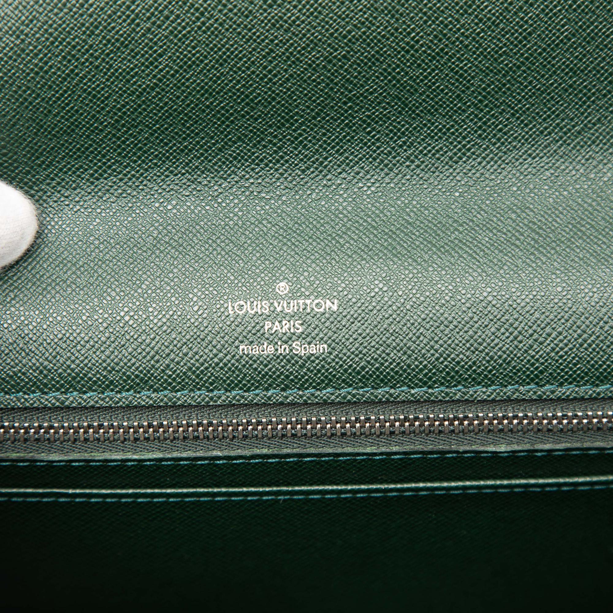 Louis Vuitton Taiga Selenga