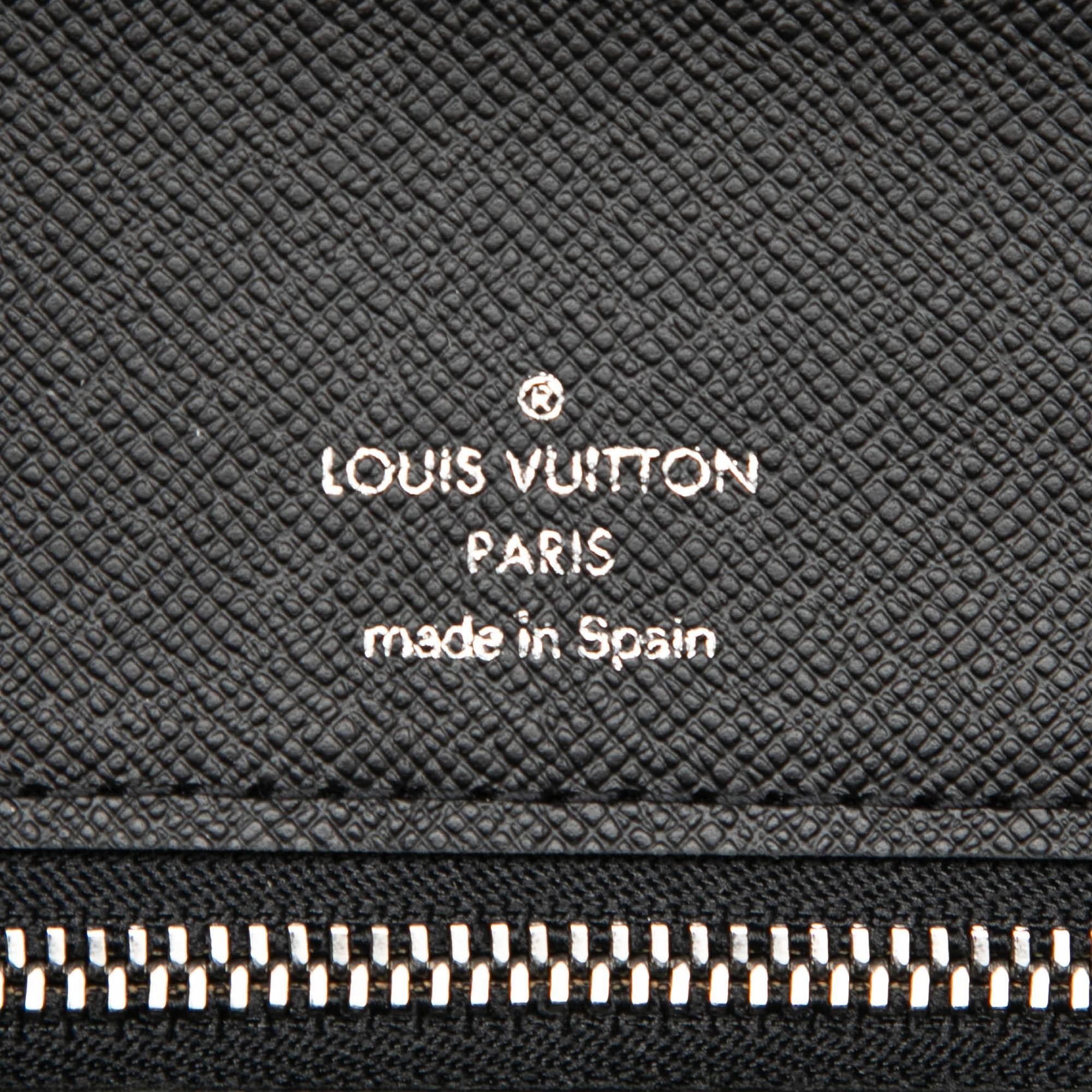 Louis Vuitton Taiga Selenga
