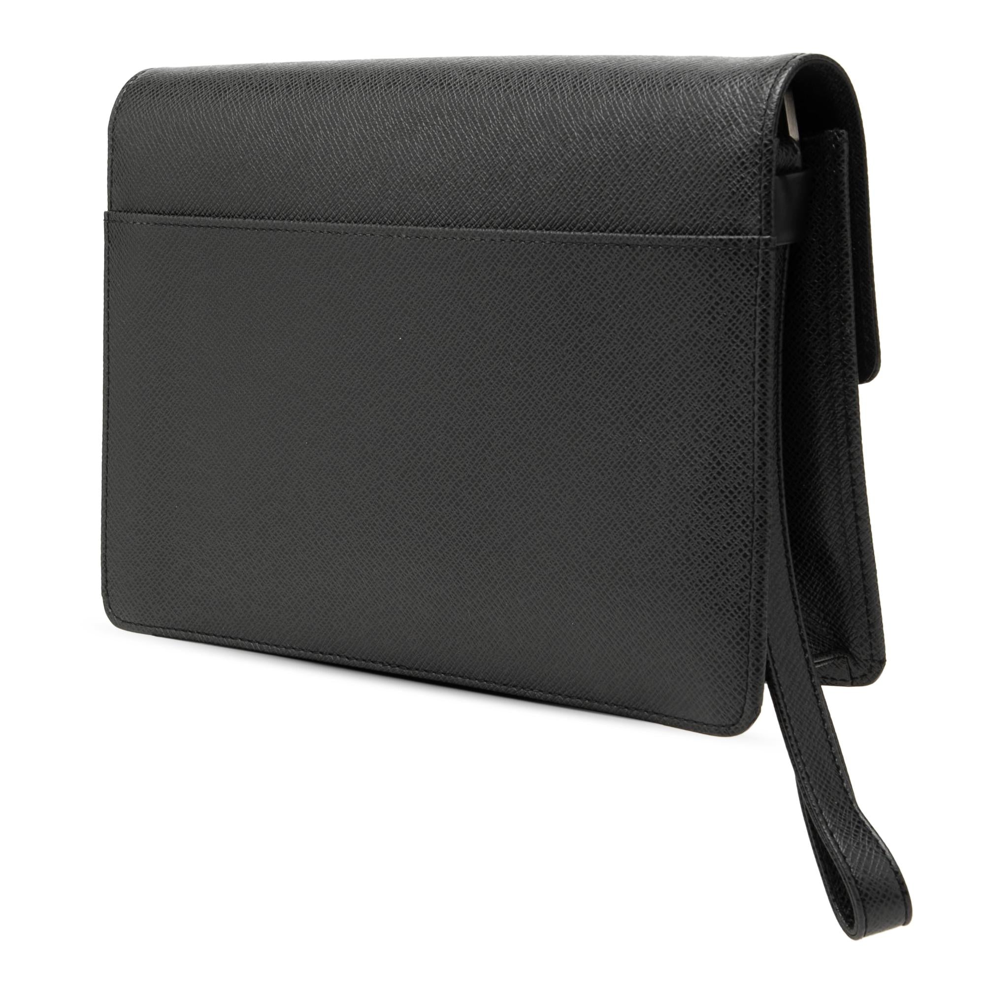 Louis Vuitton Taiga Selenga