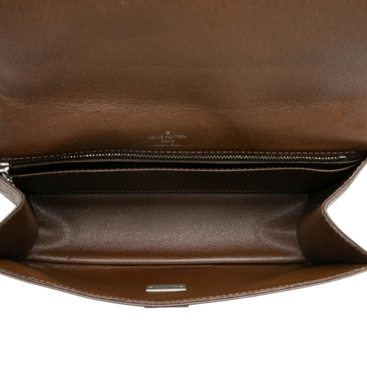 Louis Vuitton Taiga Selenga
